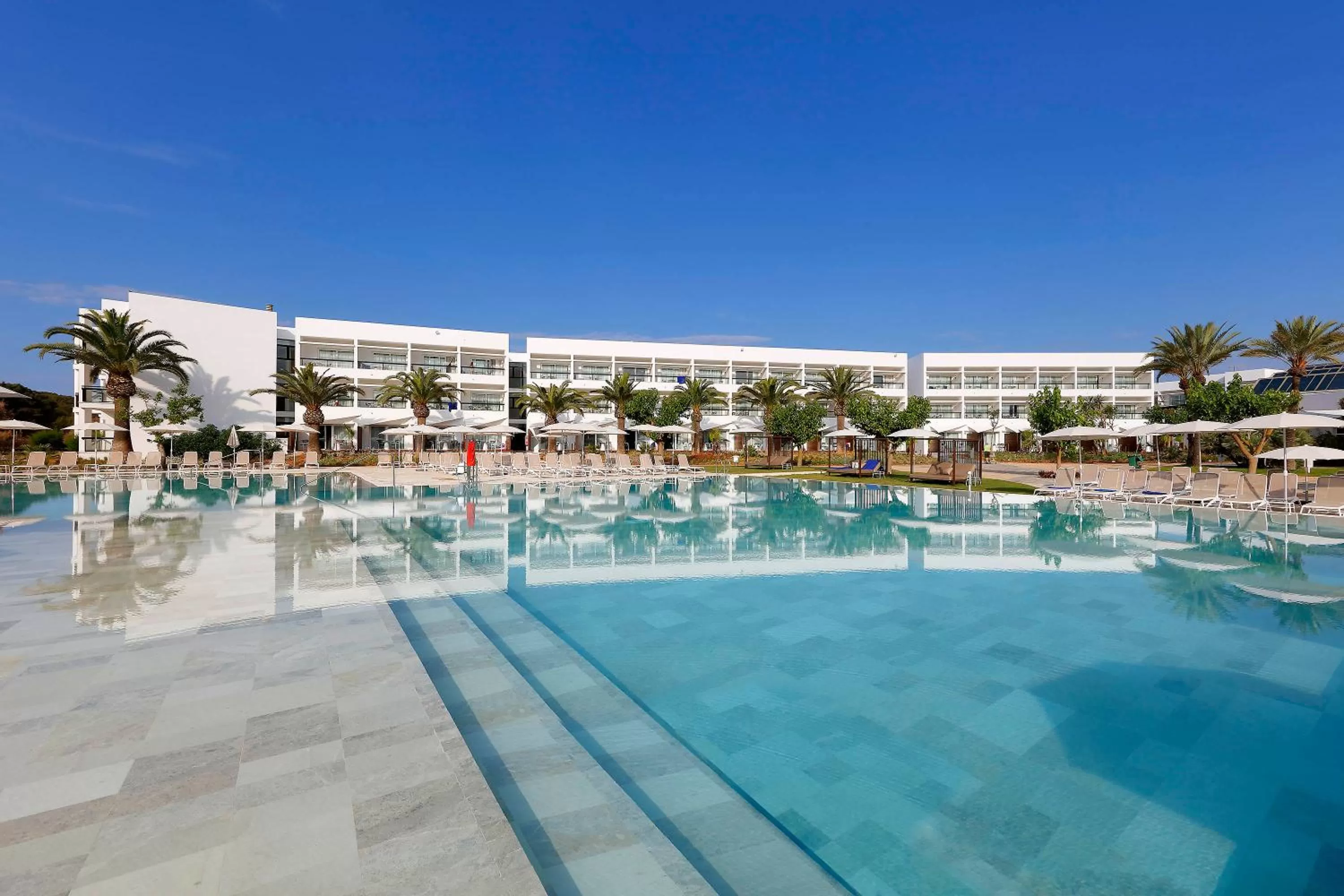 Swimming pool in Grand Palladium Select Palace Ibiza - All Inclusive