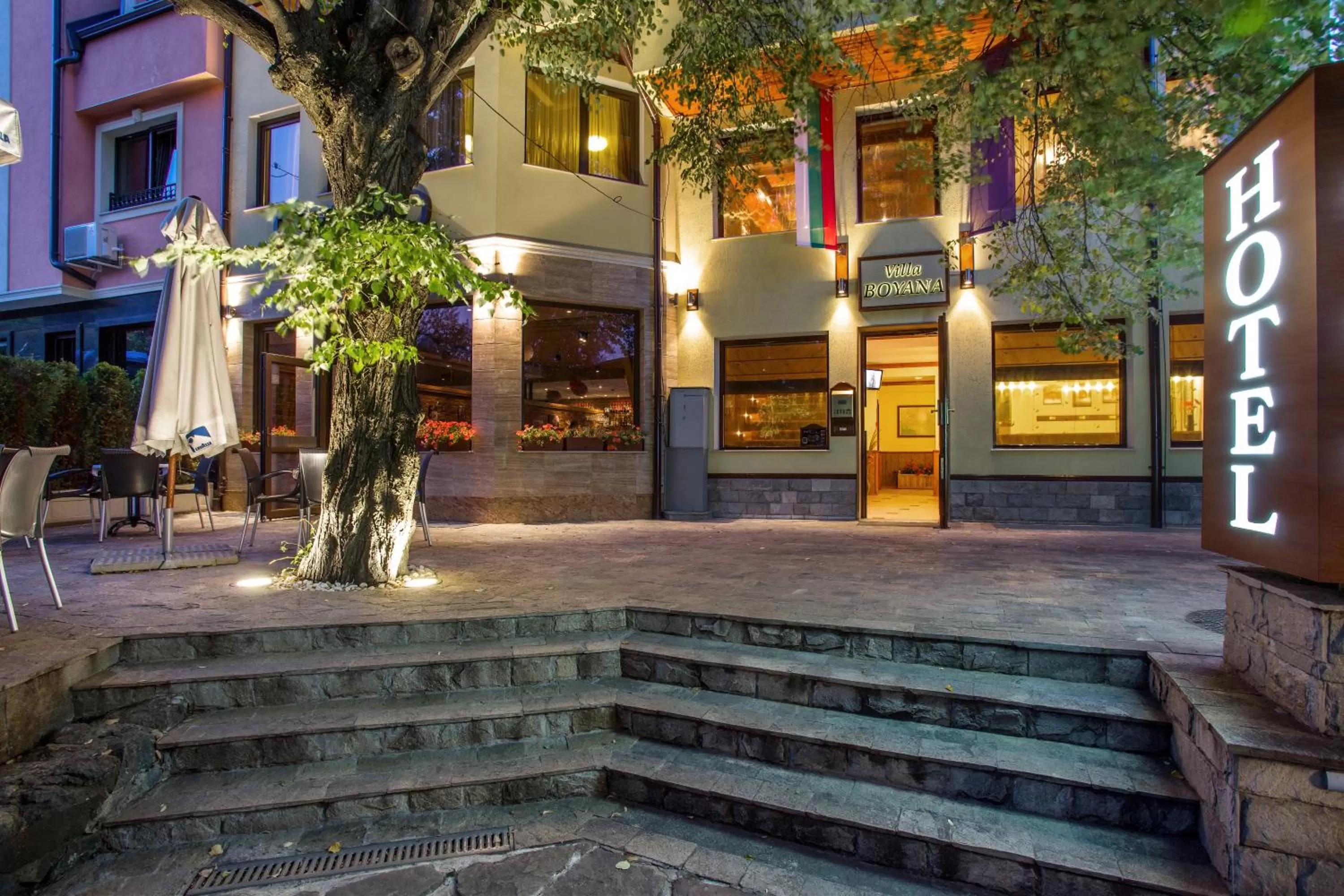 Facade/entrance in Hotel Villa Boyana - Free Parking
