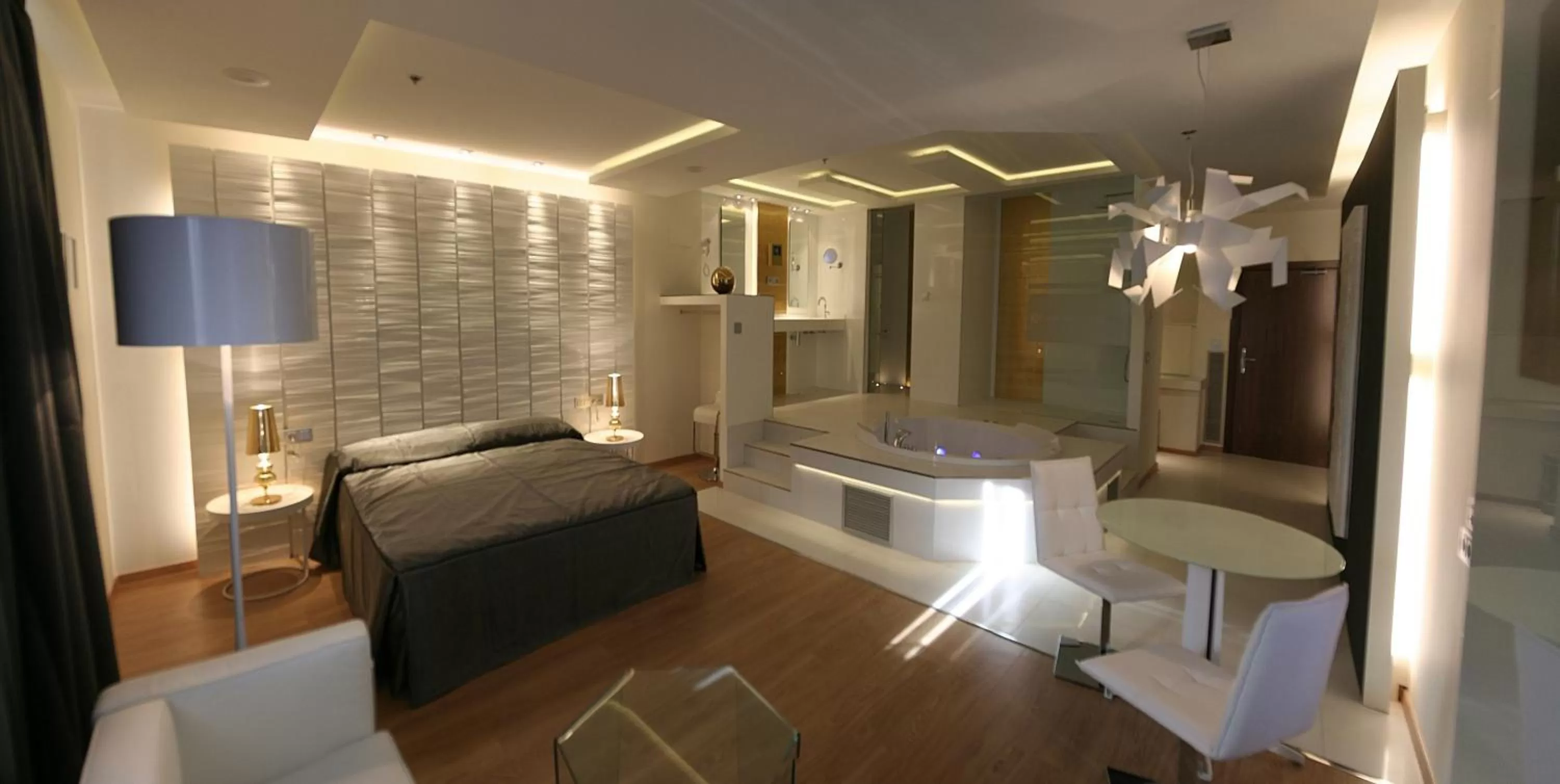 Photo of the whole room, Bed in Kadrit Hotel