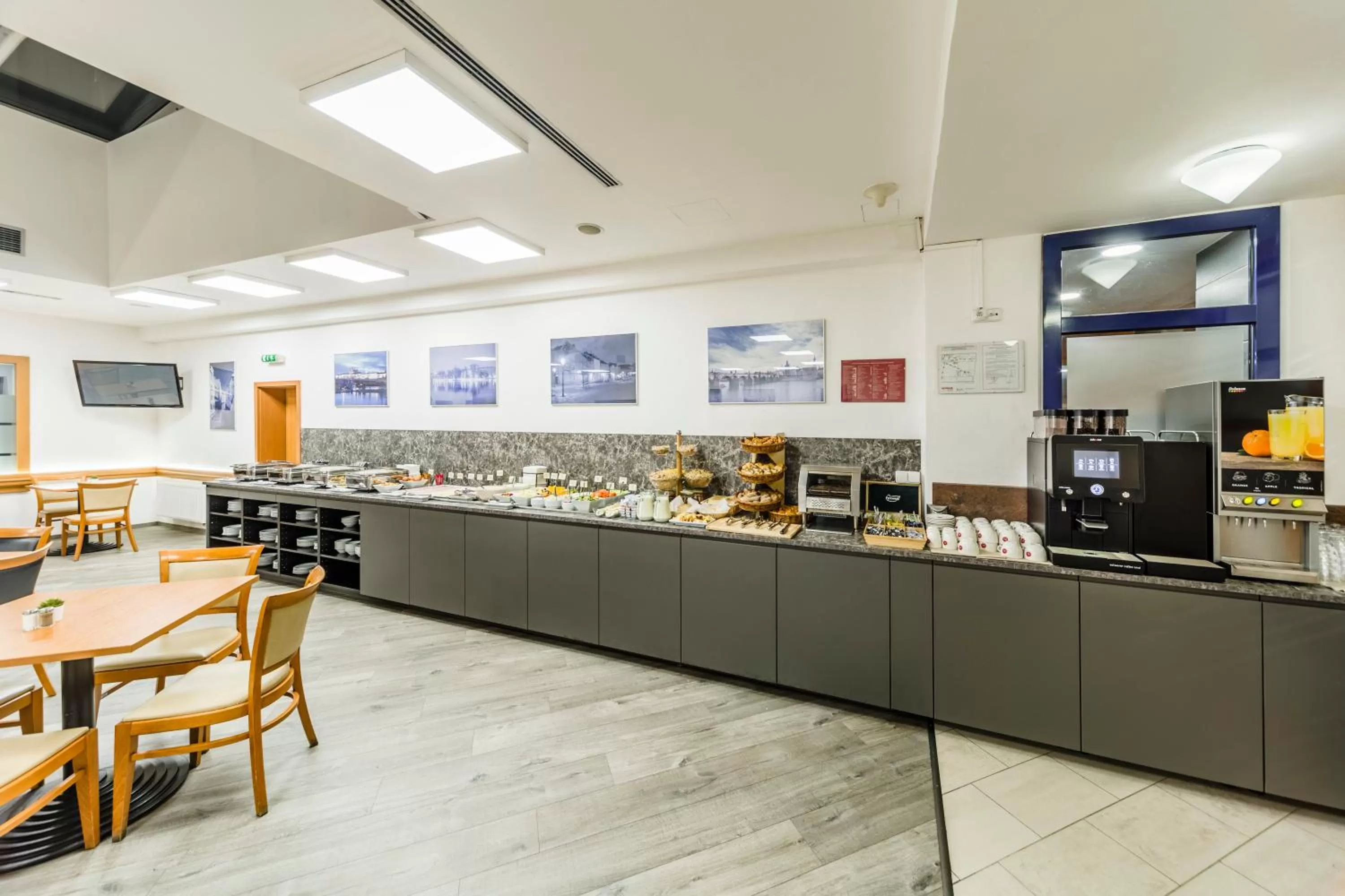 Breakfast in Archibald City