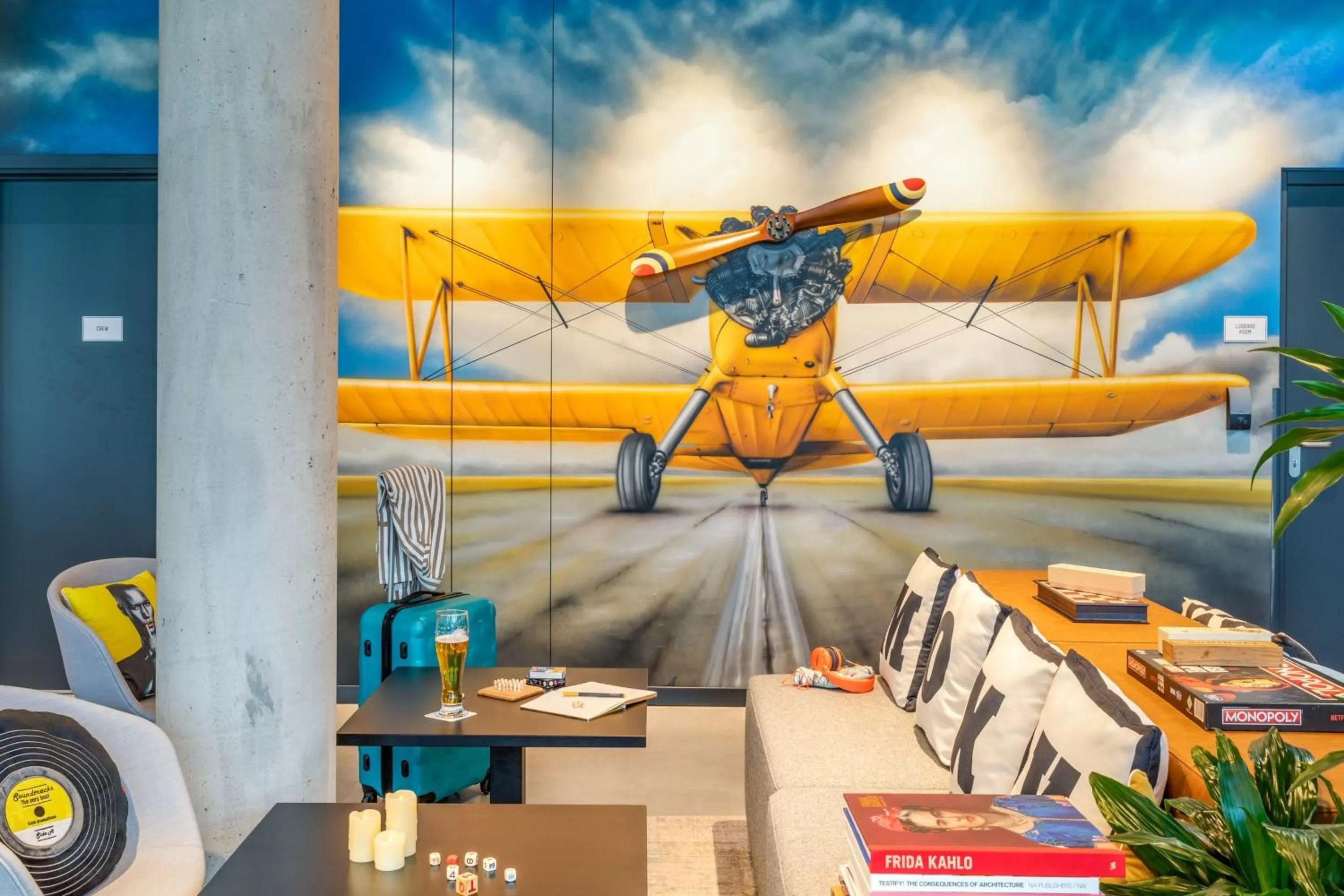 Lobby or reception in Moxy Berlin Airport