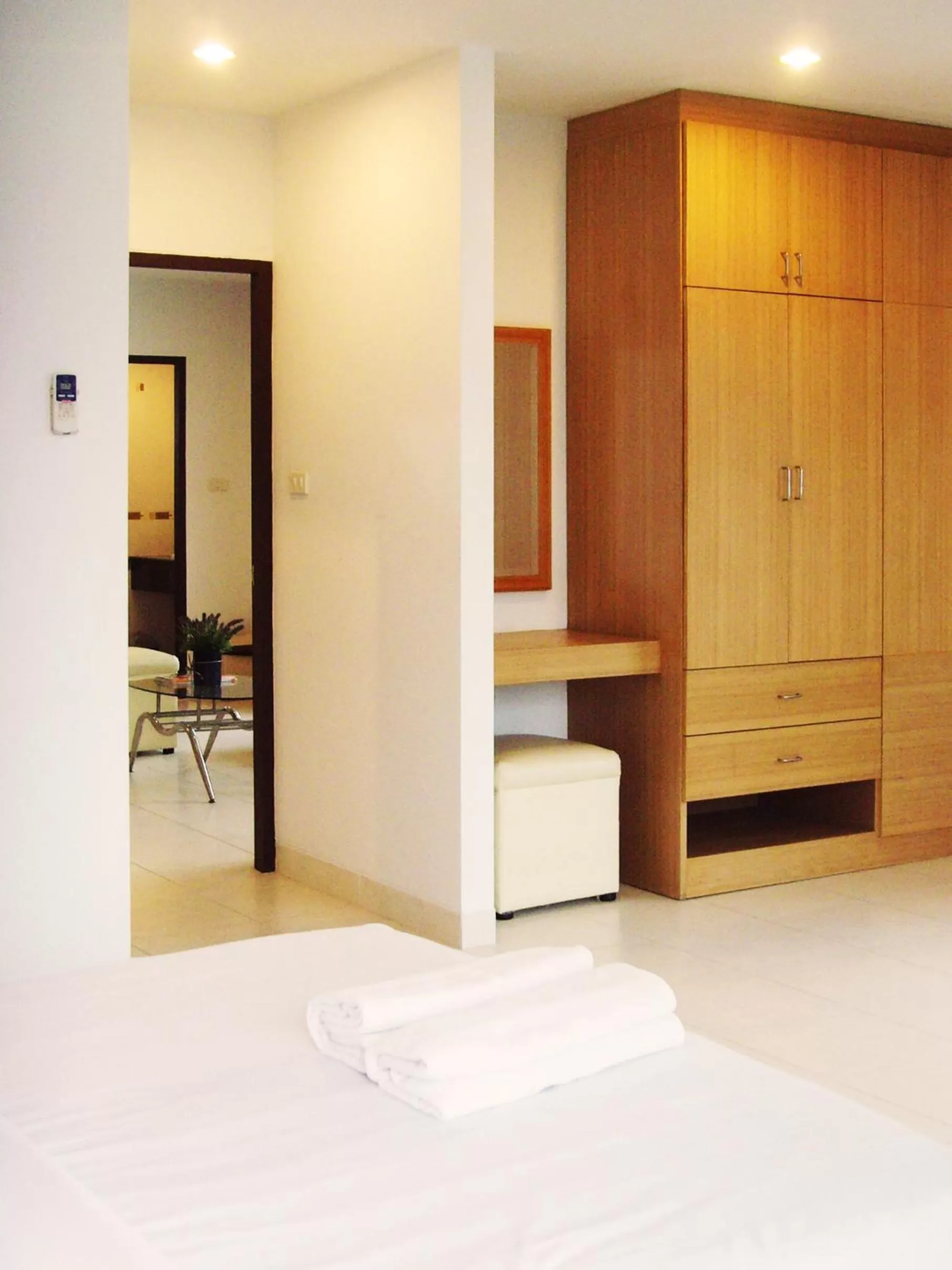 Photo of the whole room, Bed in Sena House