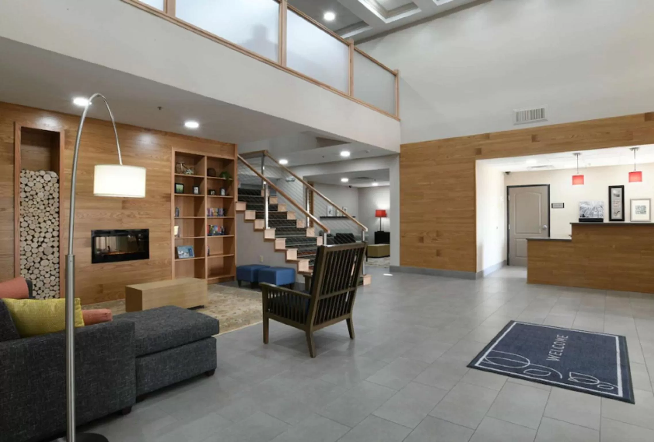 Communal lounge/ TV room in Country Inn & Suites by Radisson, Oklahoma City - Bricktown, OK