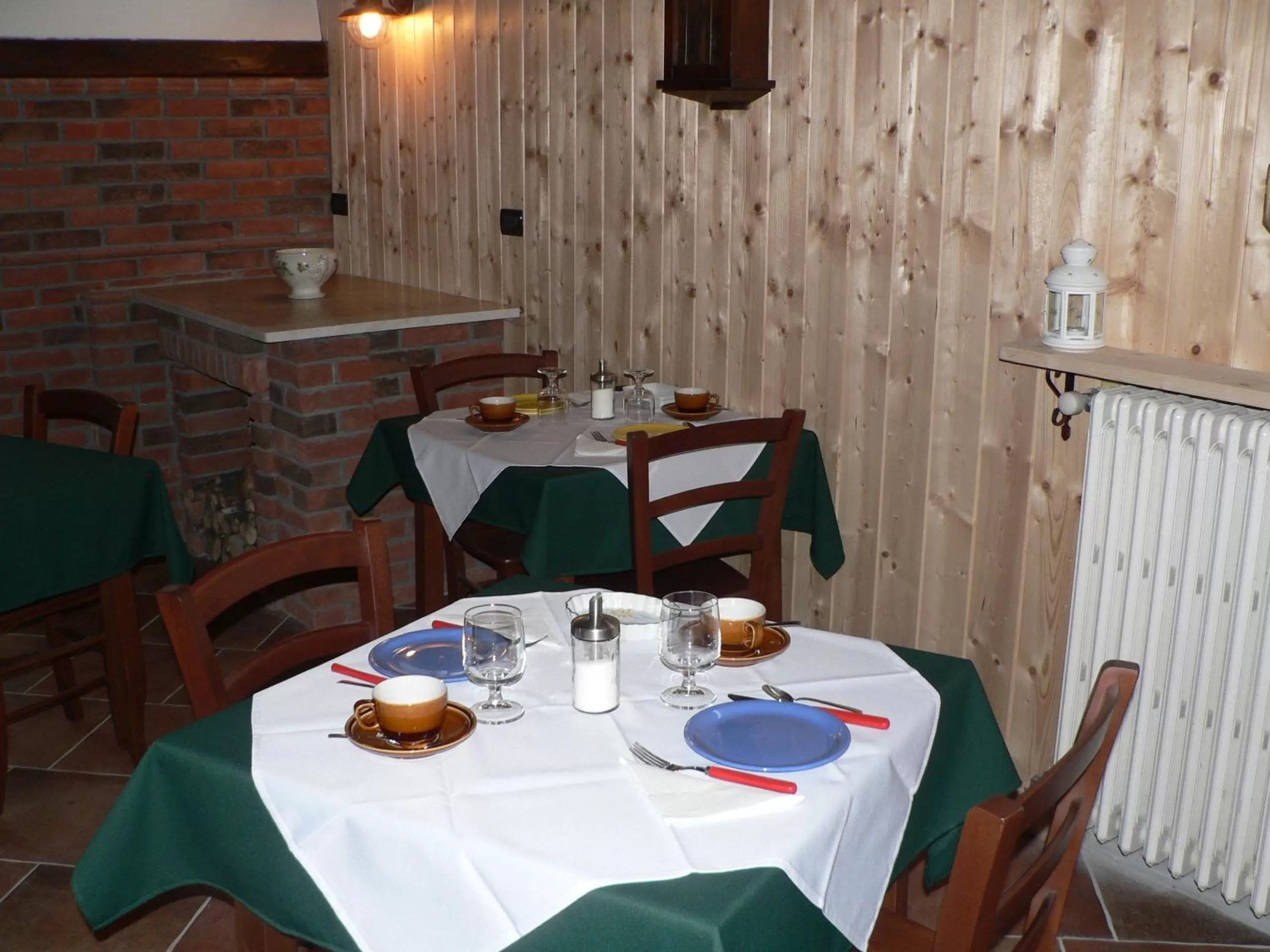 Restaurant/places to eat in La Via del Sole