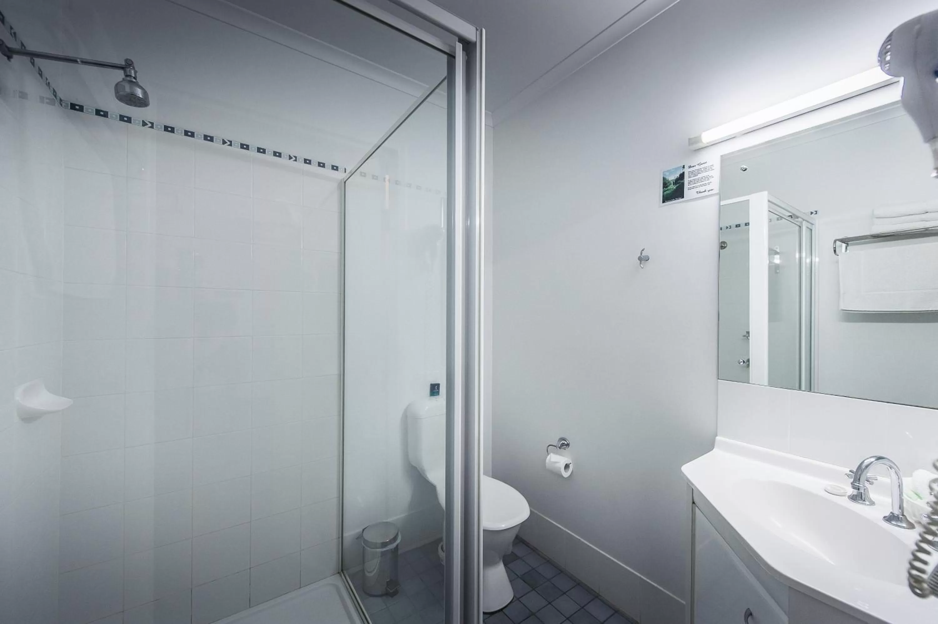 Shower in Diggers Tavern