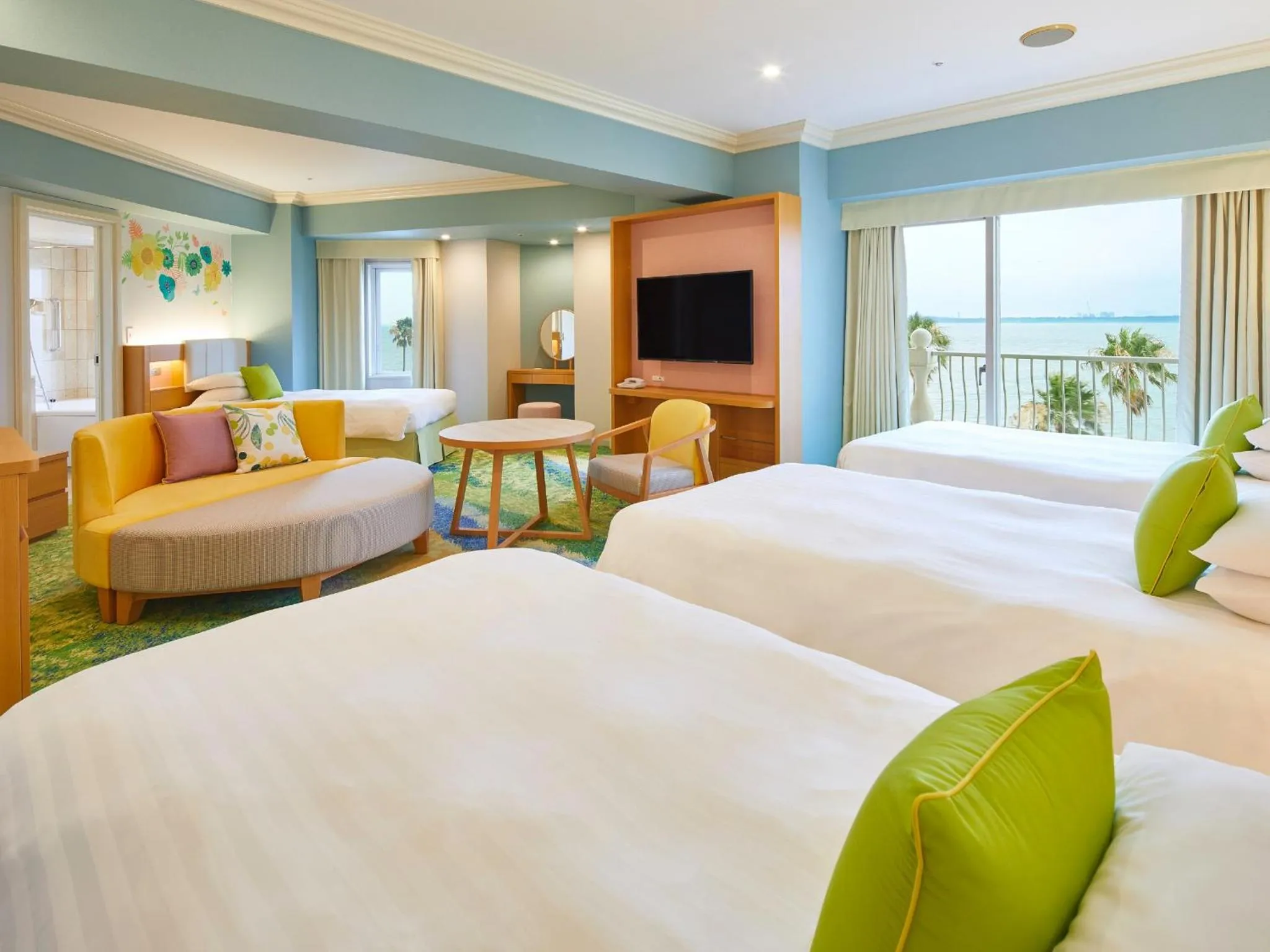 Photo of the whole room, Bed in Grand Nikko Tokyo Bay Maihama