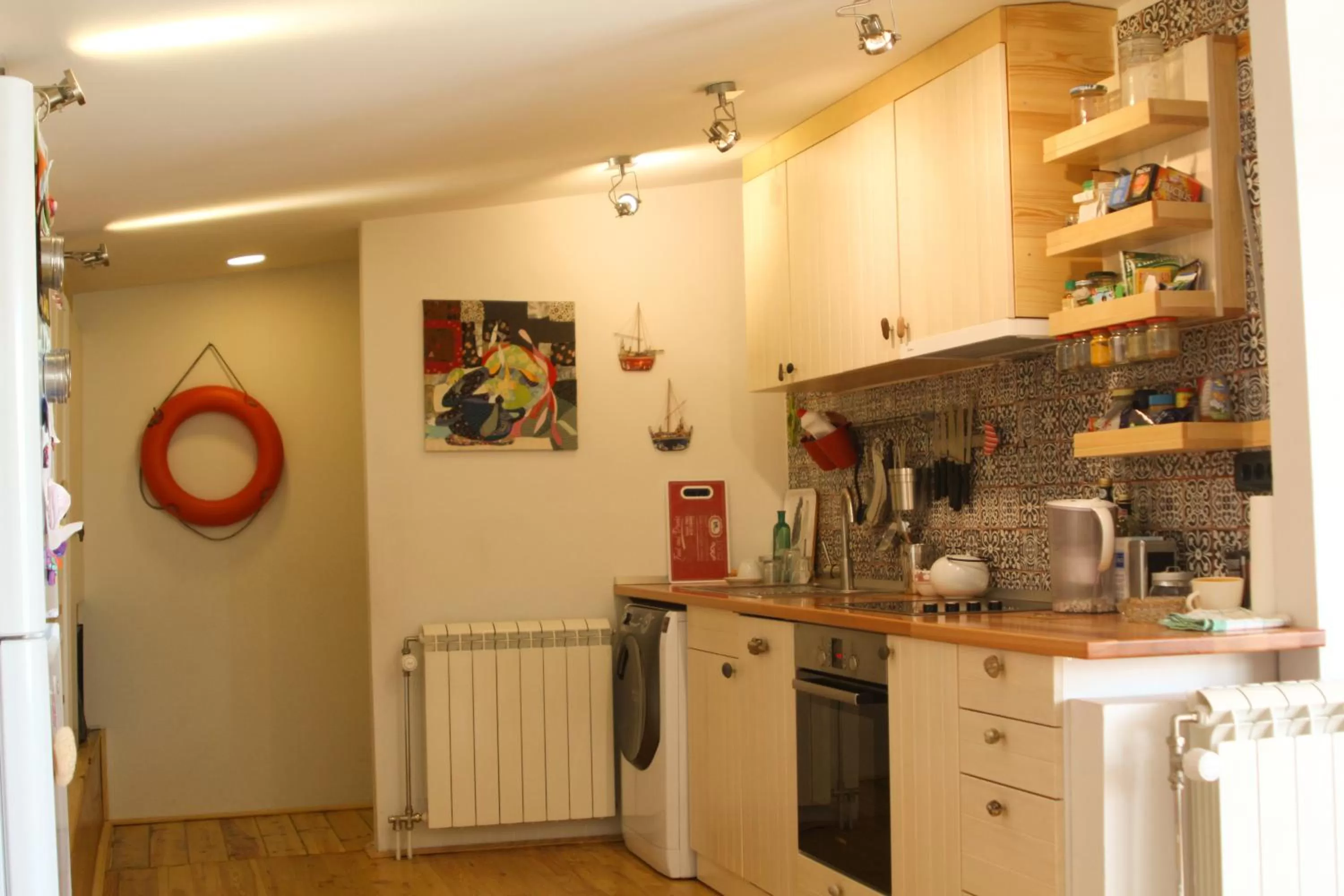 Coffee/tea facilities, Kitchen/Kitchenette in ArkaBarka 2- Floating Dream Rooms and Apartments