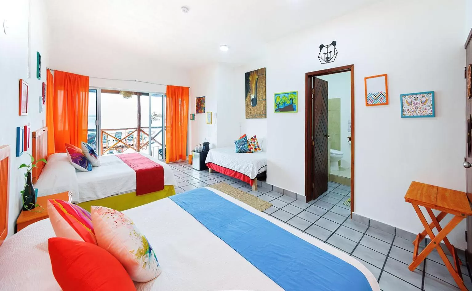 Photo of the whole room, Bed in El Búho Lagoon Bacalar