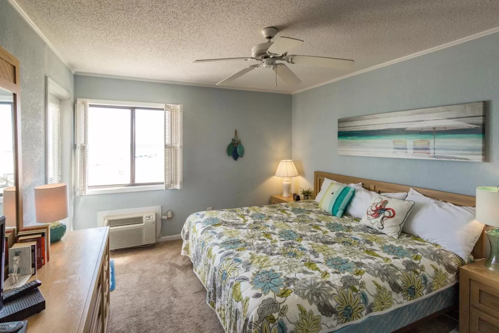 Bedroom in Beach Vacation Condos
