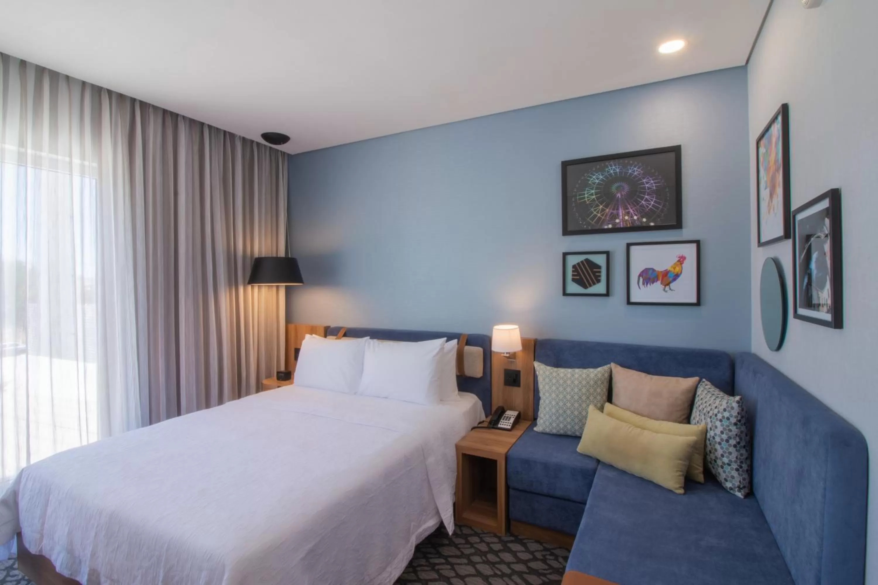 Living room, Bed in Hampton by Hilton Aguascalientes Downtown