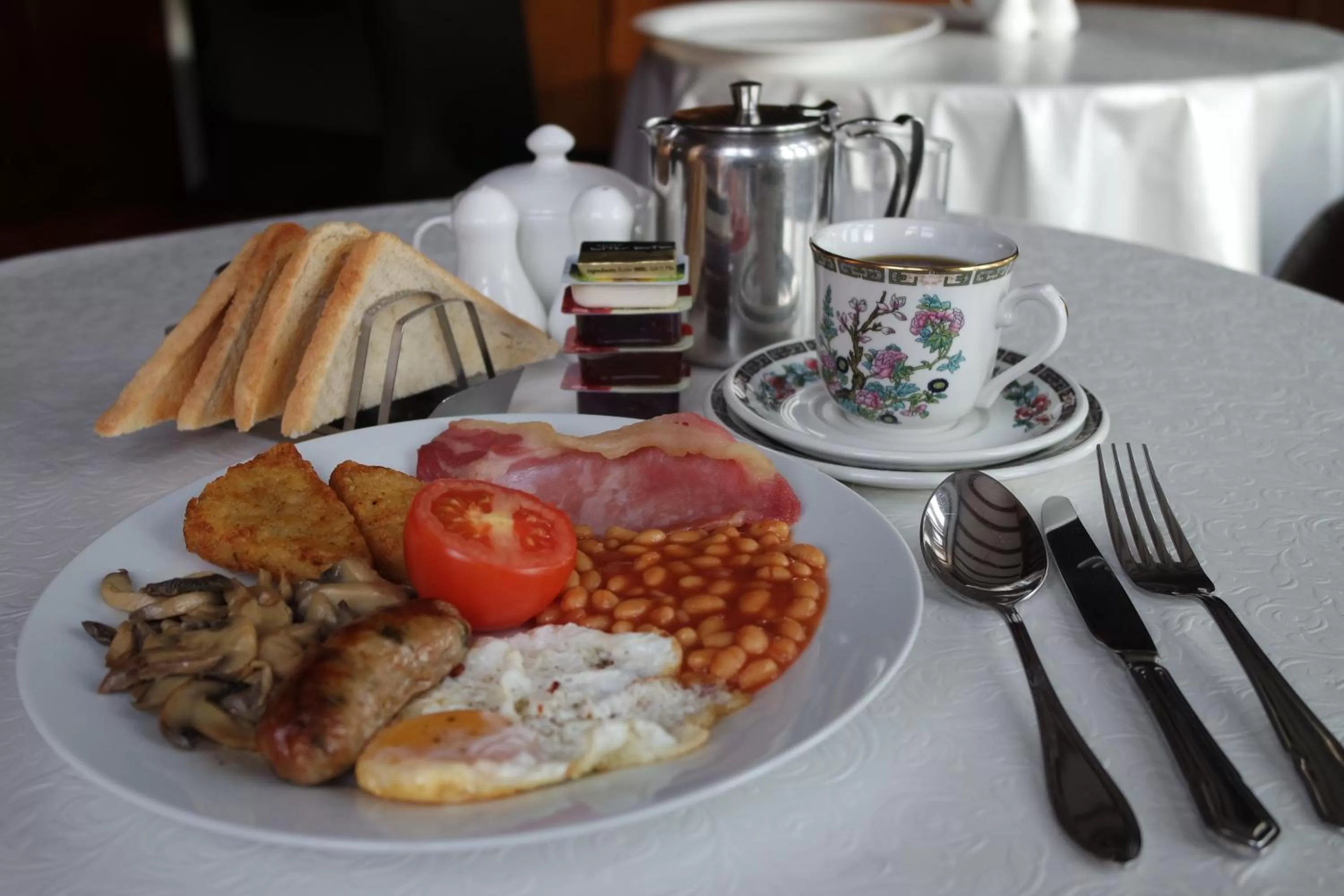 Dining area in Gable End Hotel