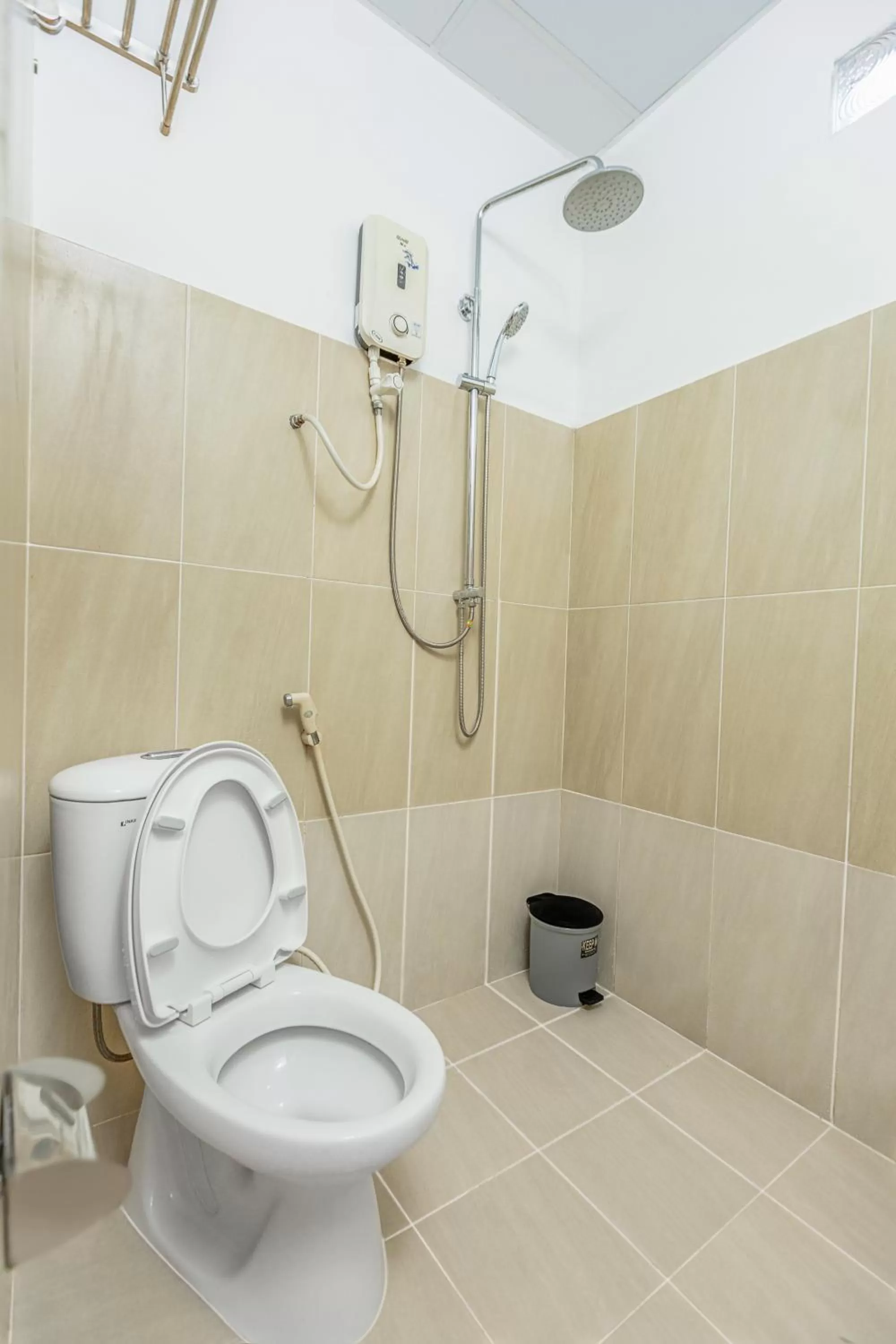 Shower in Caroline Resort