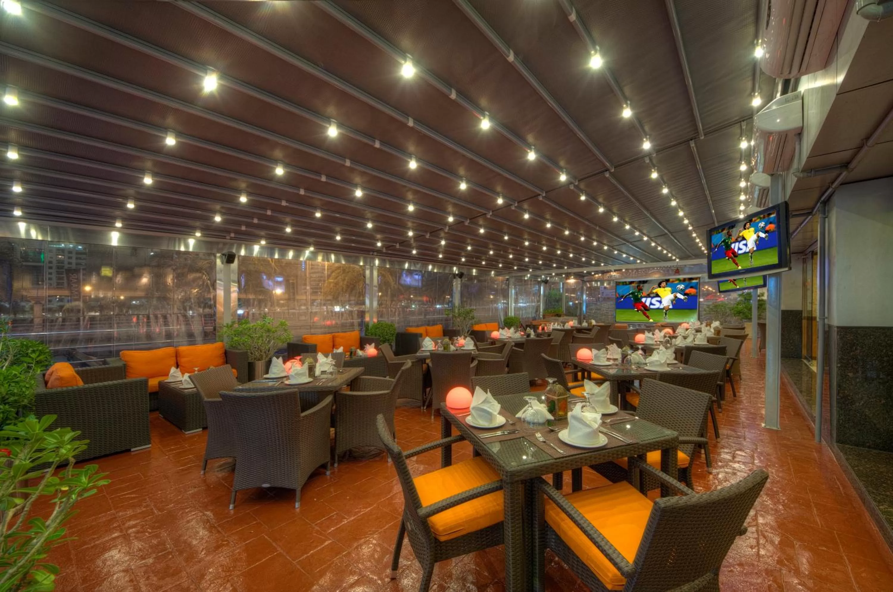 Restaurant/places to eat in Marina View Deluxe Hotel Apartment