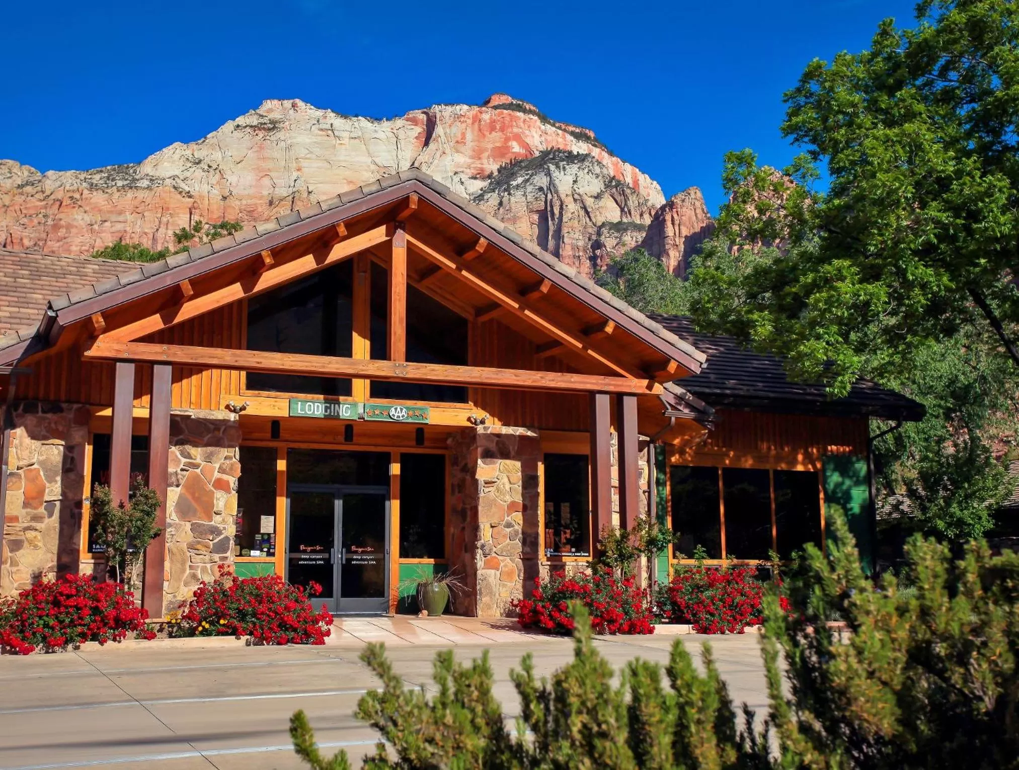 Facade/entrance in Flanigan`s Resort and Spa