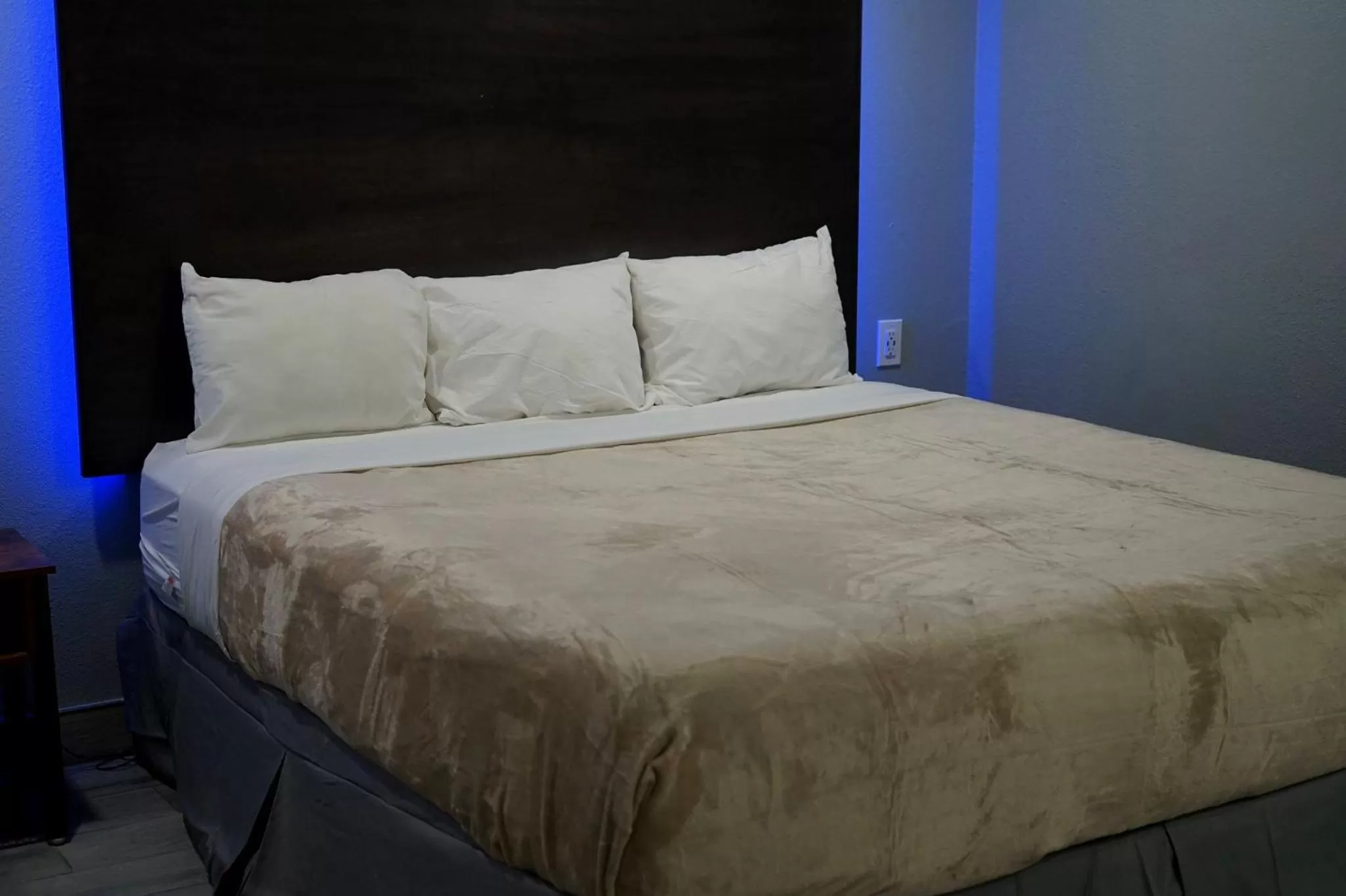 Bedroom, Bed in Celebration Suites