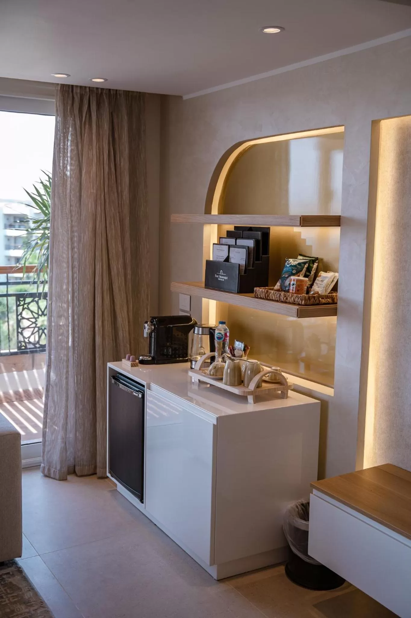 oven in Fort Arabesque Resort, Spa & Villas