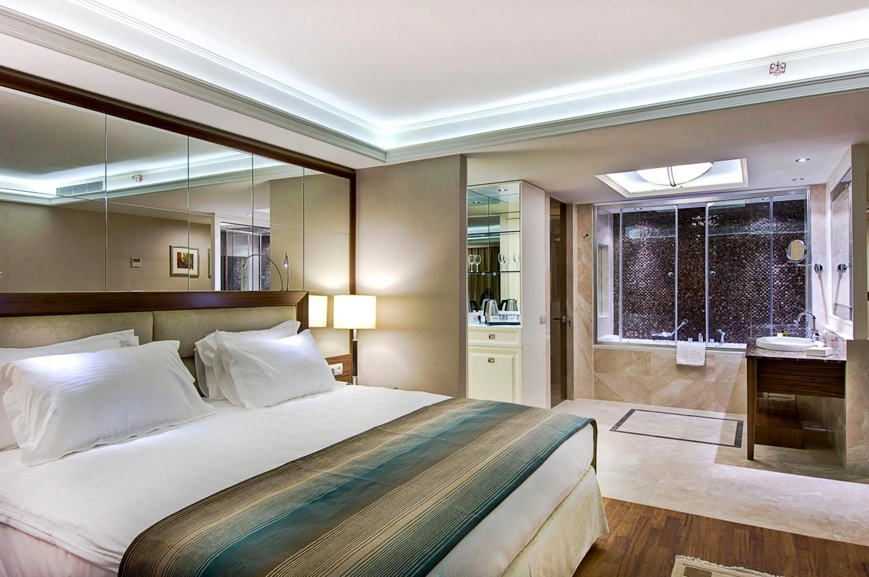 Bed in Marigold Thermal & Spa Hotel Bursa