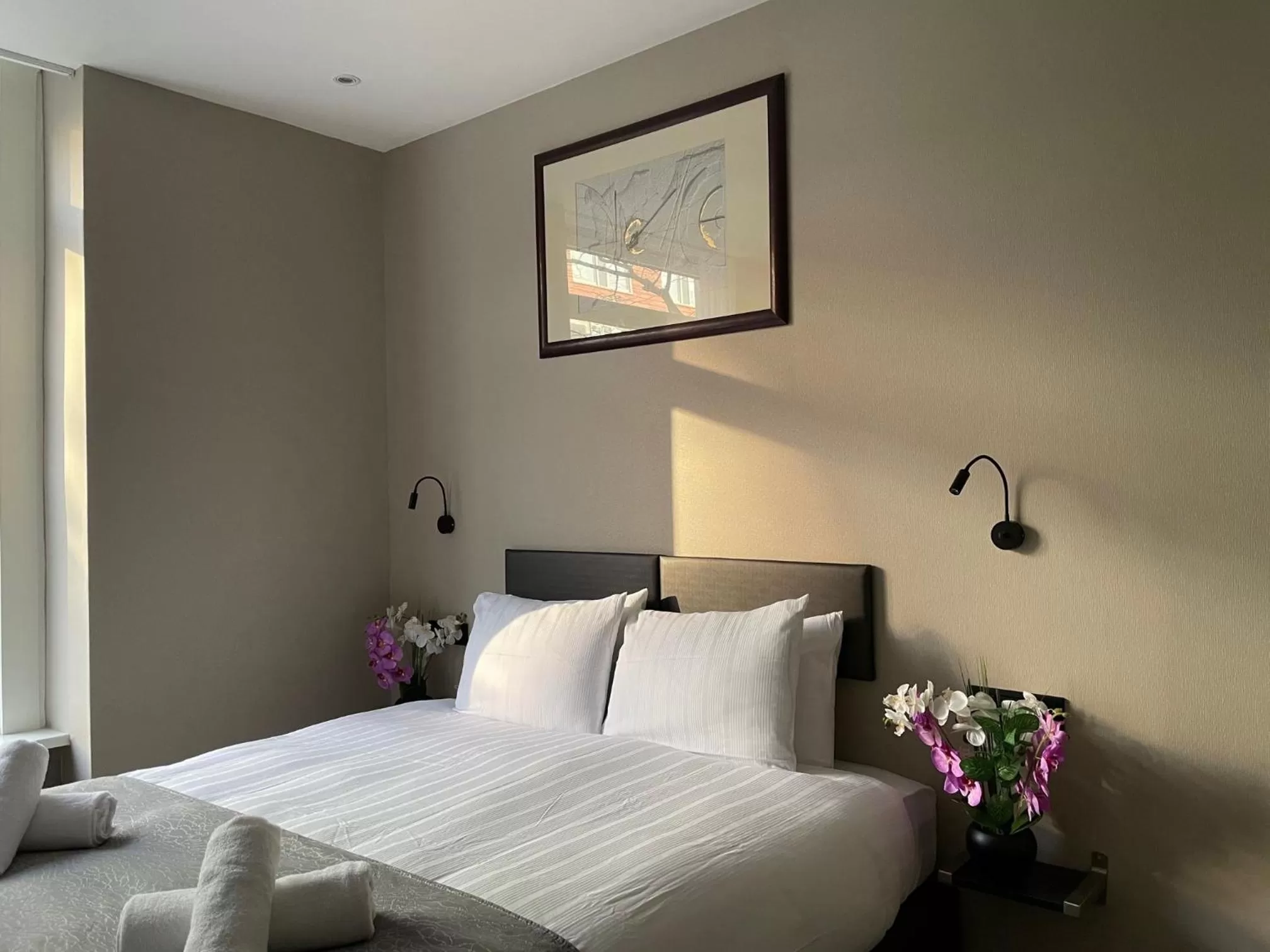 Bed in H3 Hotel Rotterdam City Center