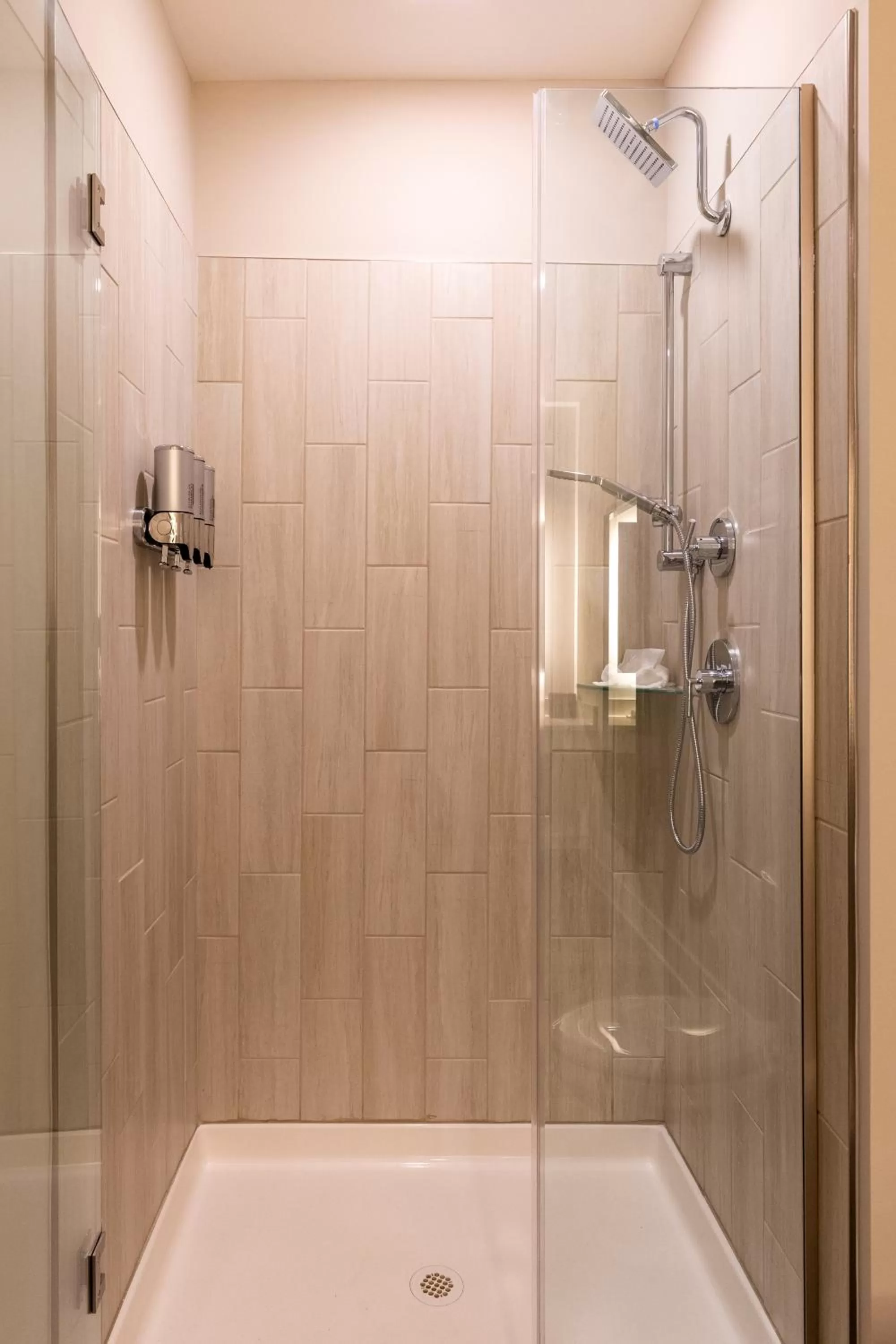 Shower in Lakeside Lodge Clemson