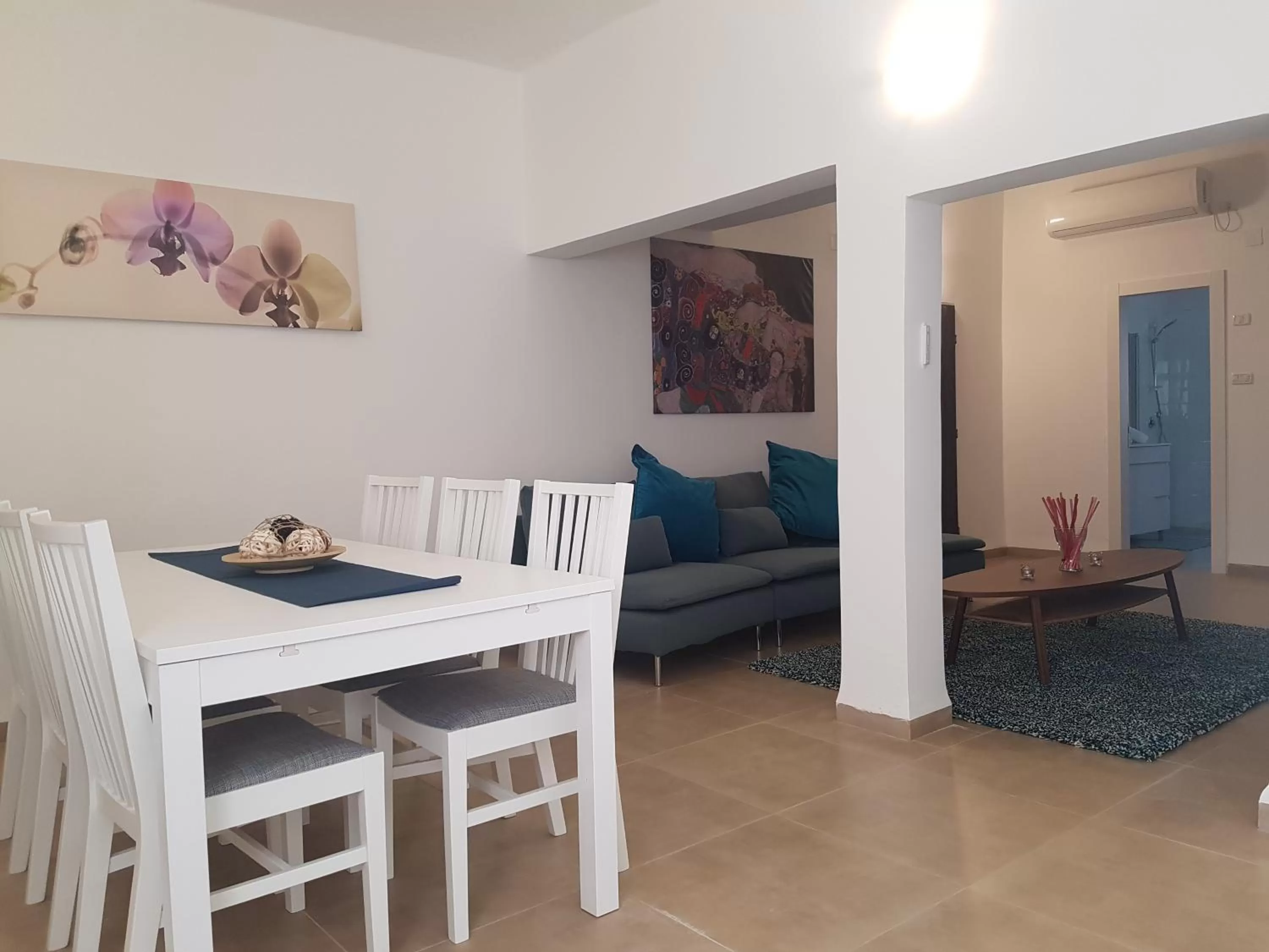 Living room in אבני החושן- Avnei Hoshen