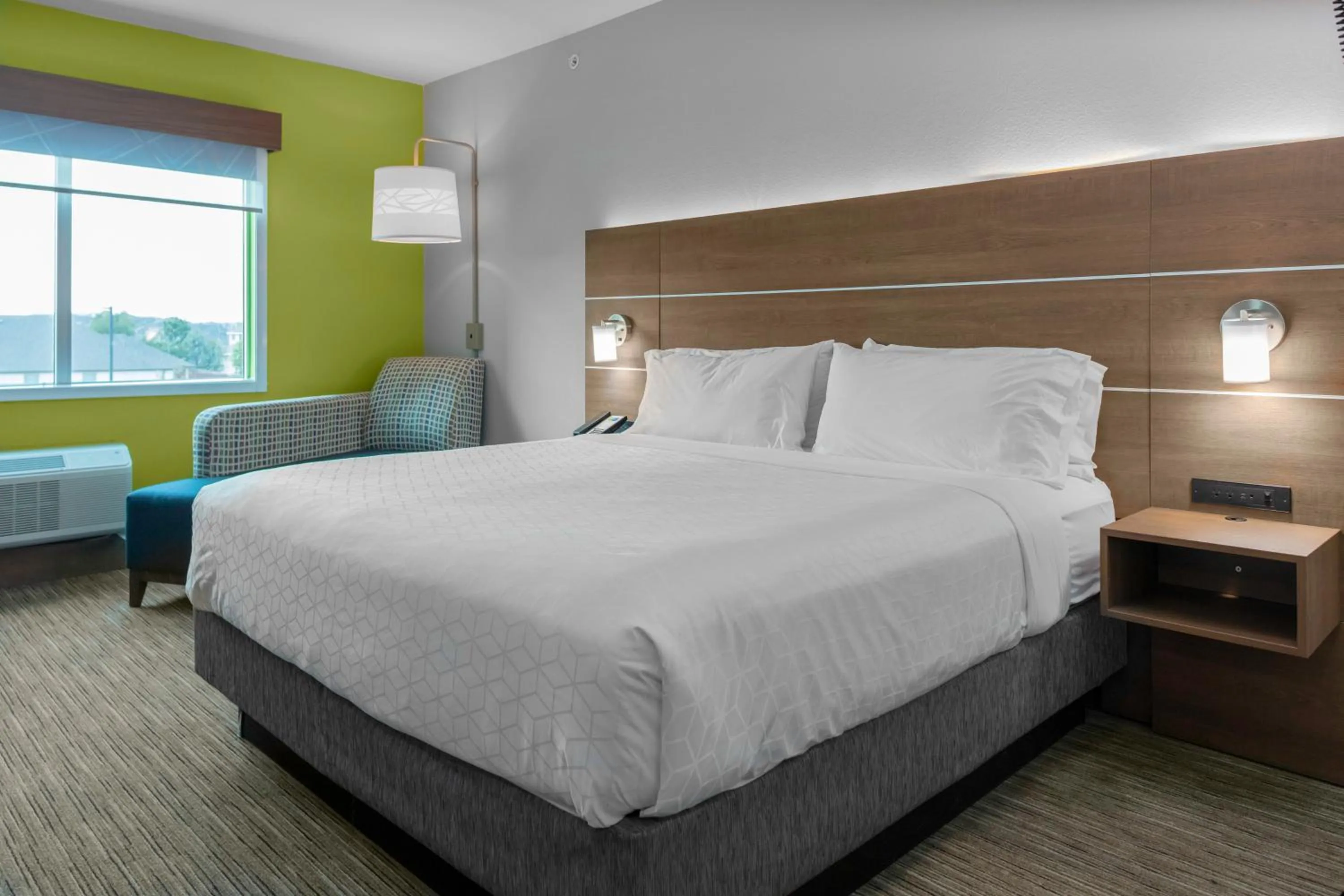 Photo of the whole room, Bed in Holiday Inn Express & Suites Leander by IHG