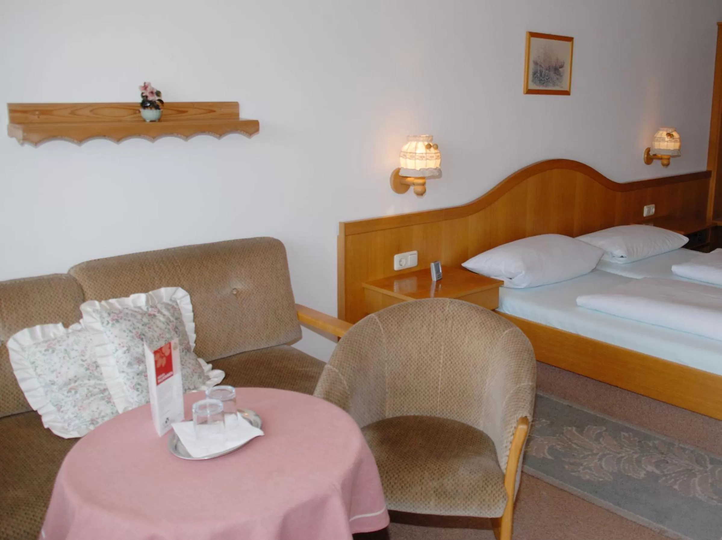 Photo of the whole room, Bed in Zum Bräu-Toni