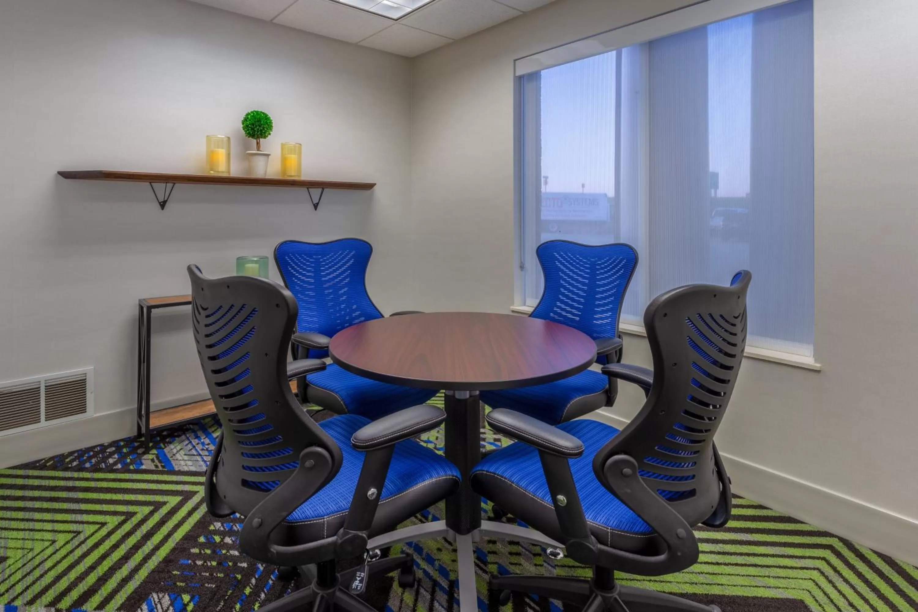 Meeting/conference room in Holiday Inn Express & Suites Vandalia by IHG