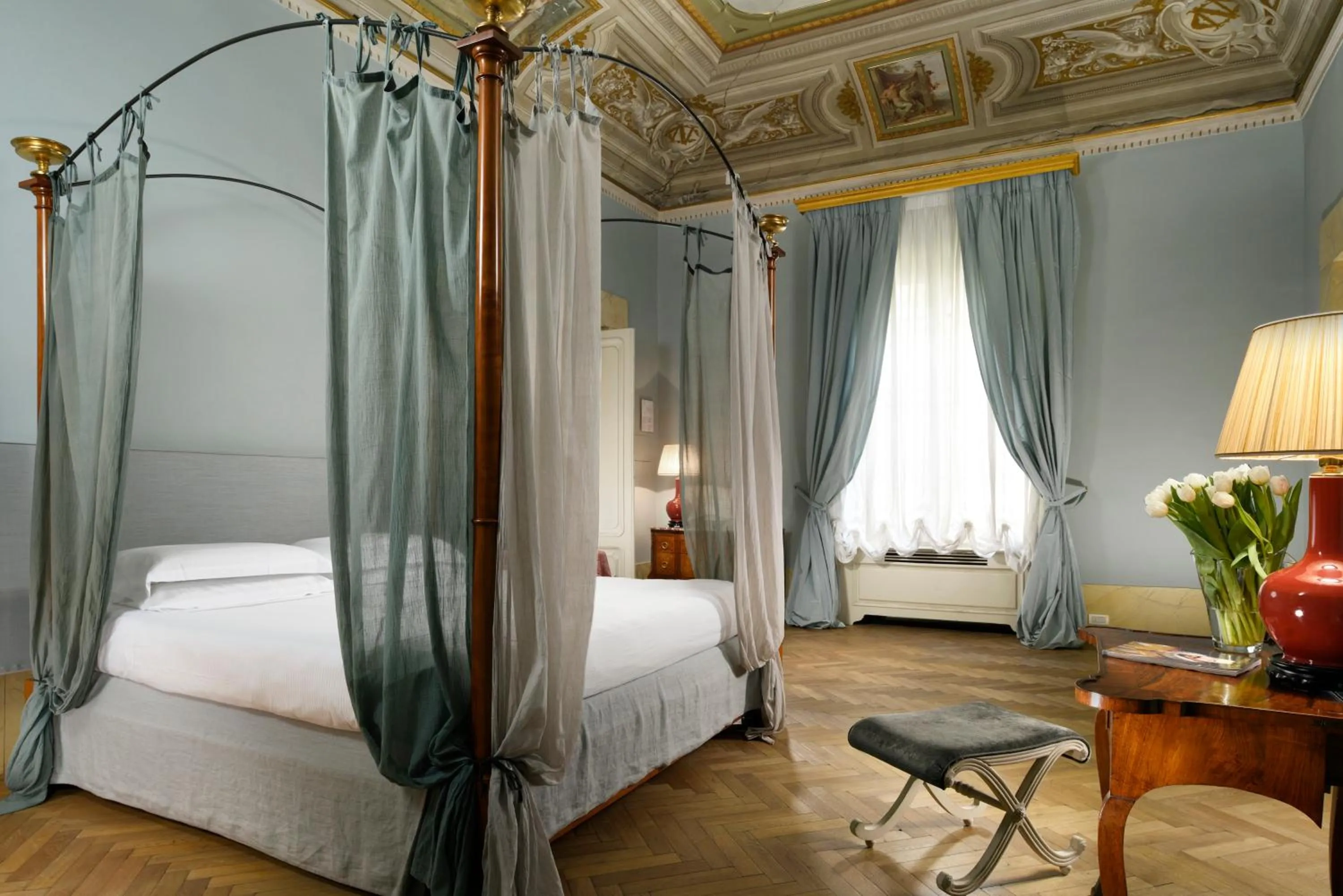 Bedroom, Bed in Al Palazzo del Marchese di Camugliano Residenza d'Epoca