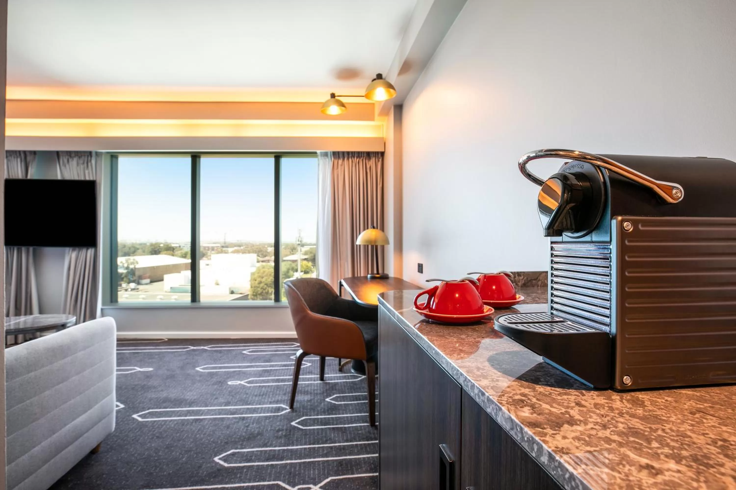 Coffee/tea facilities in Crowne Plaza Sydney Airport by IHG