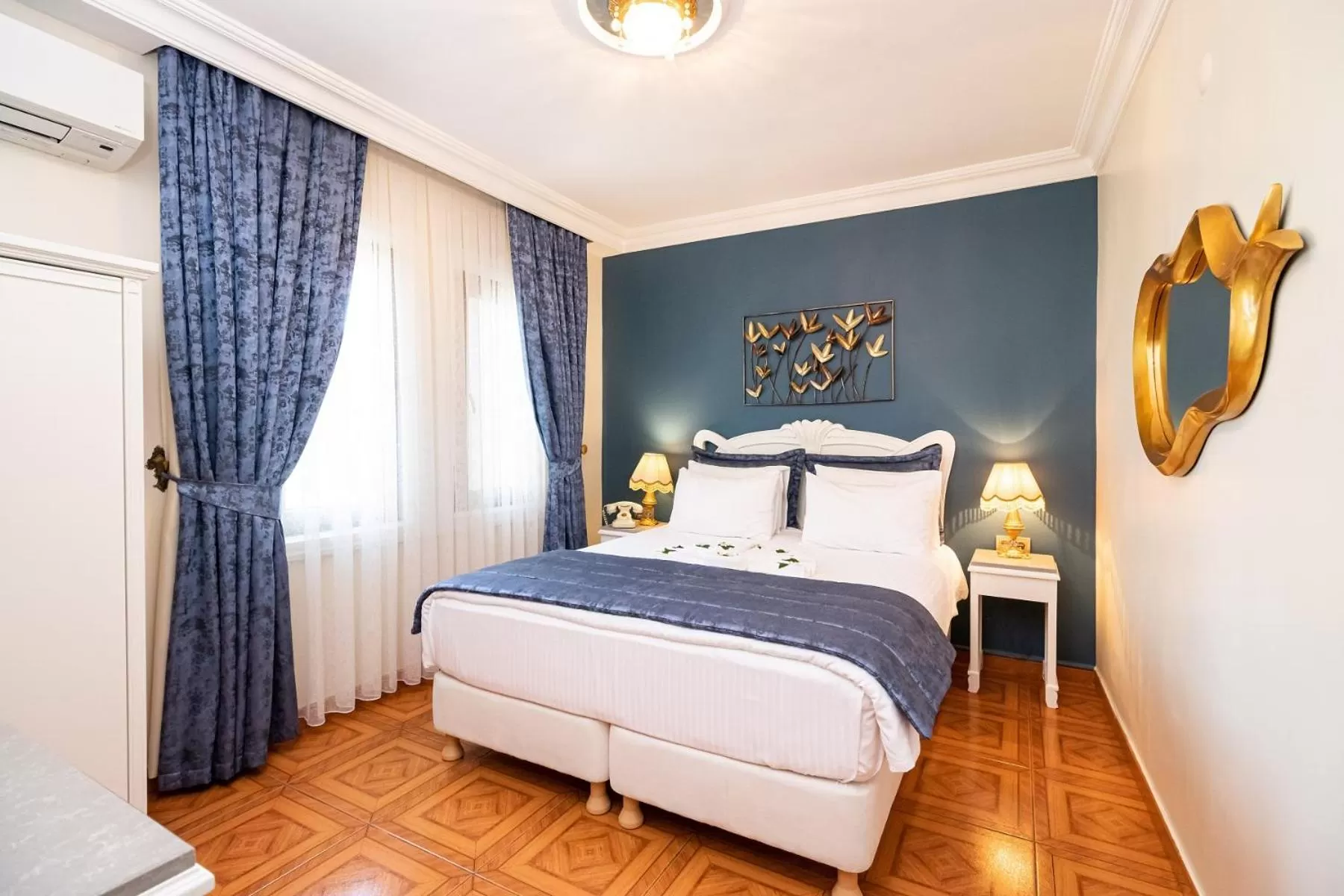 Photo of the whole room, Bed in Alzer Hotel Special Class