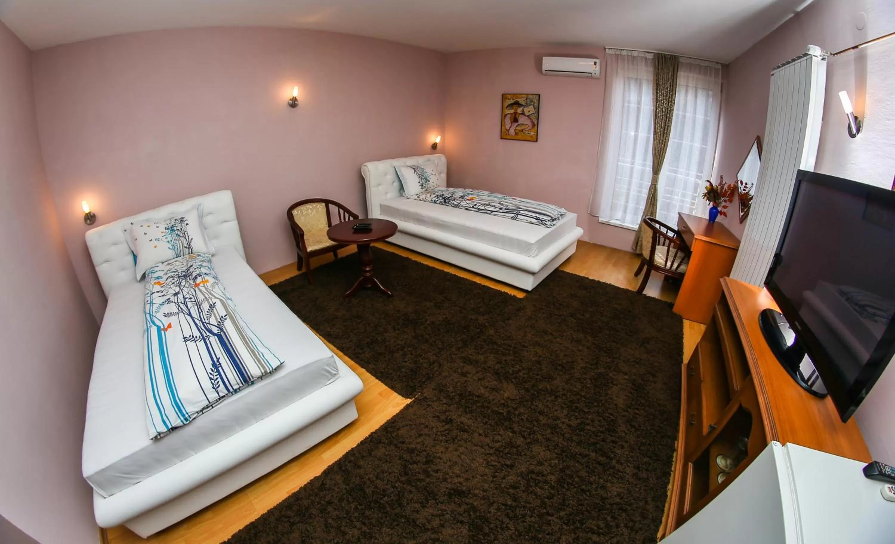 Photo of the whole room, Bed in Hotel Fontana