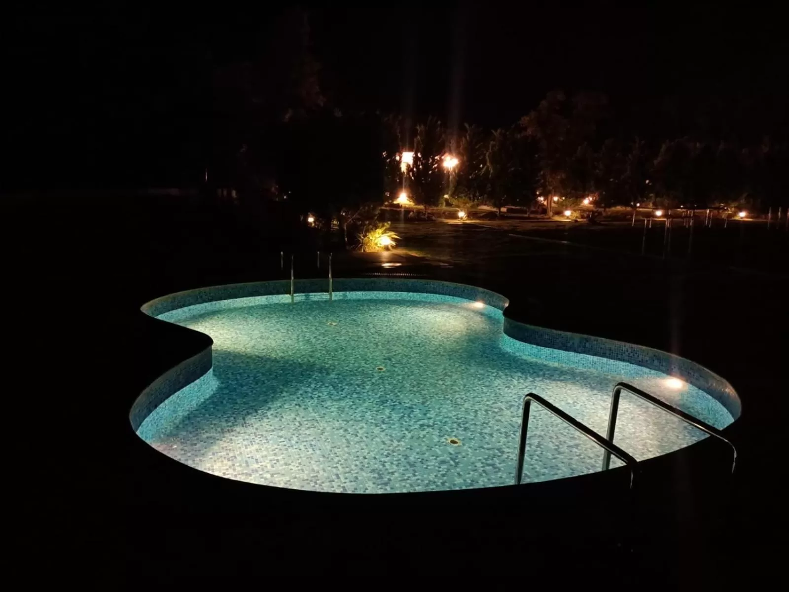 Swimming pool in 7 Heaven Villas & Resorts