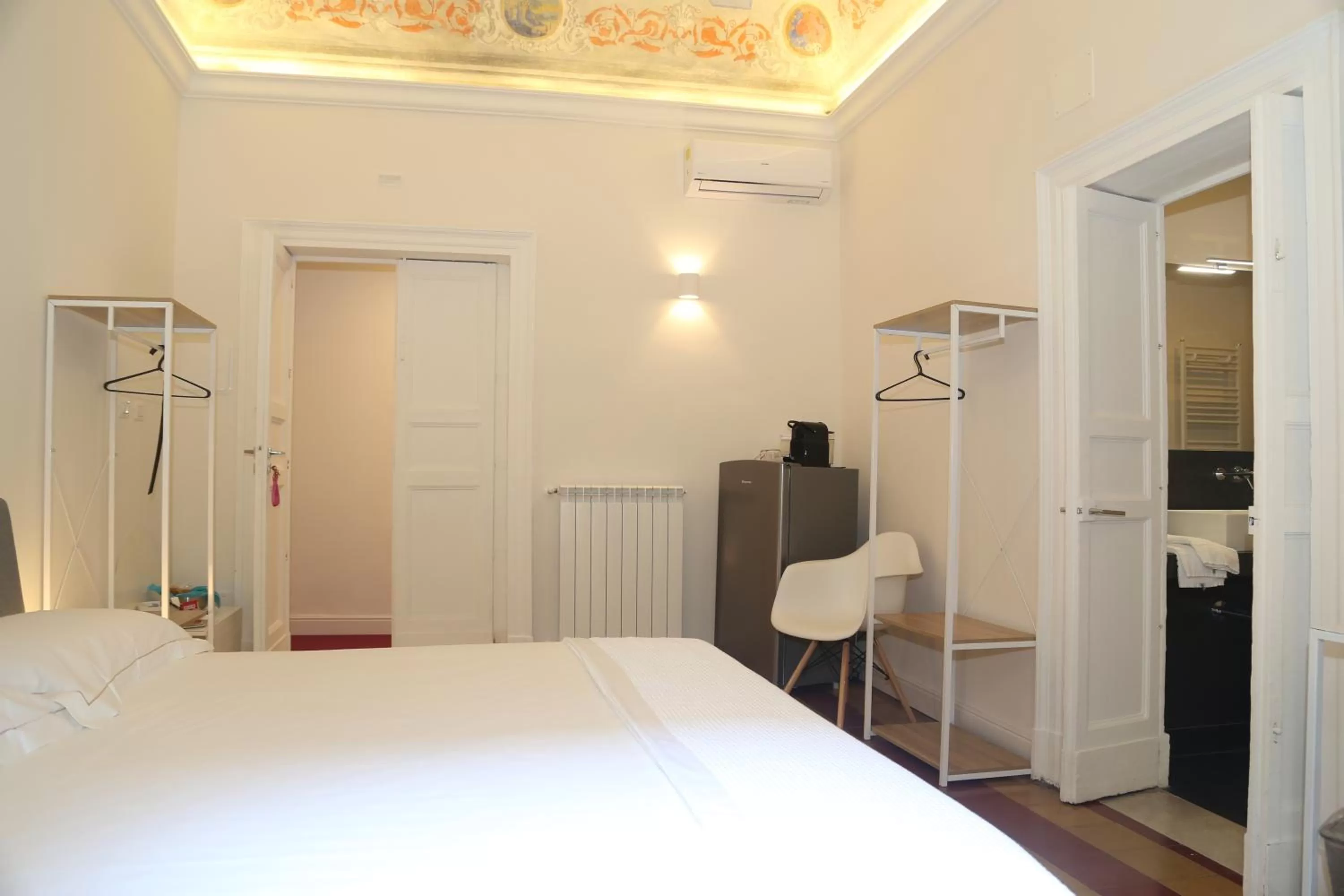 Photo of the whole room, Bed in Palazzo del Verga