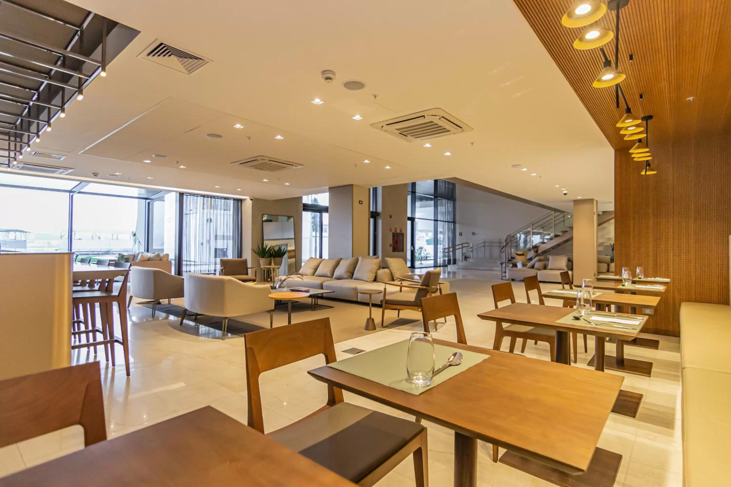 Restaurant/places to eat in Mercure Itajai Navegantes