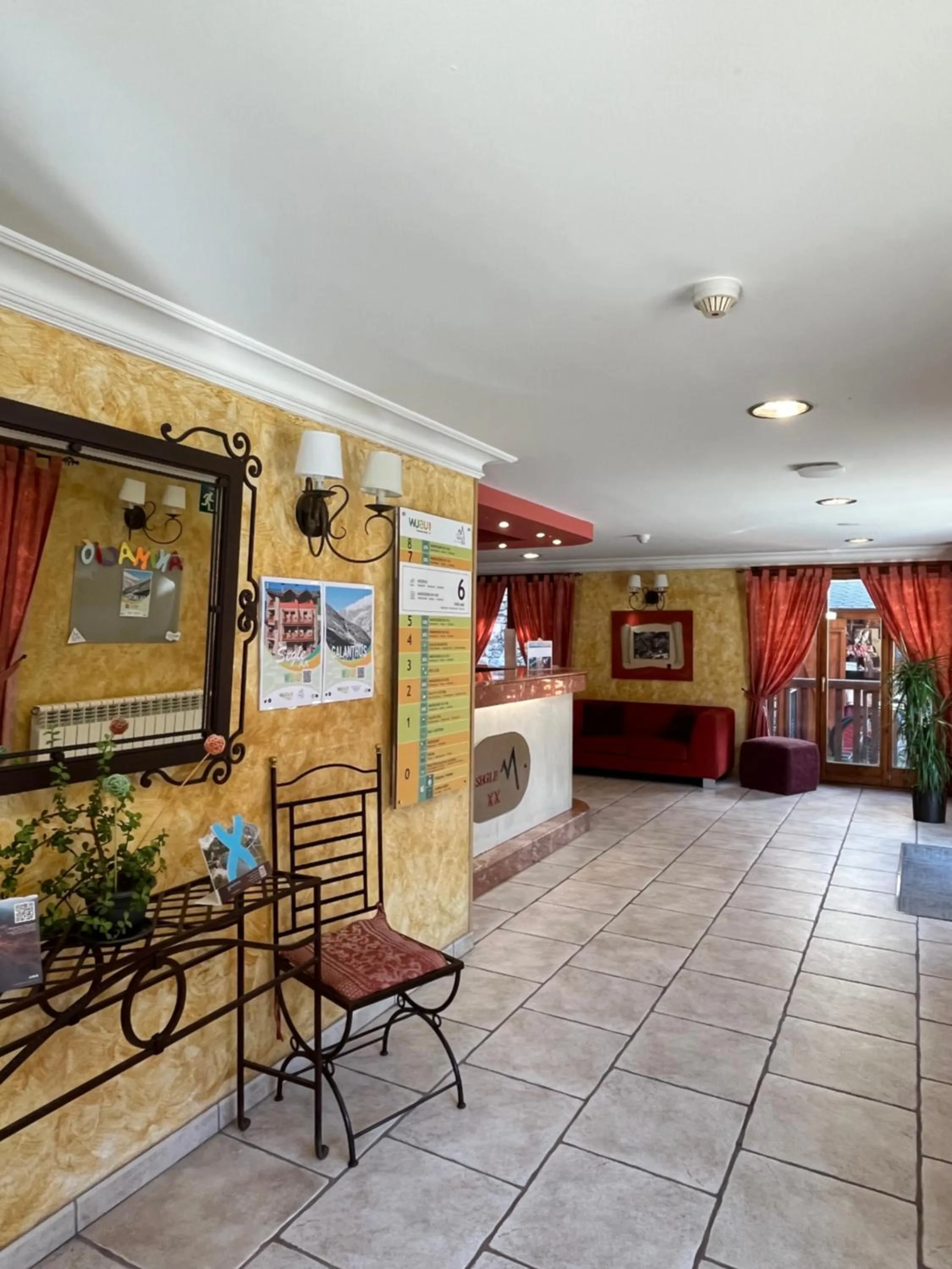 Lobby or reception in Wuau! Hotel Segle XX