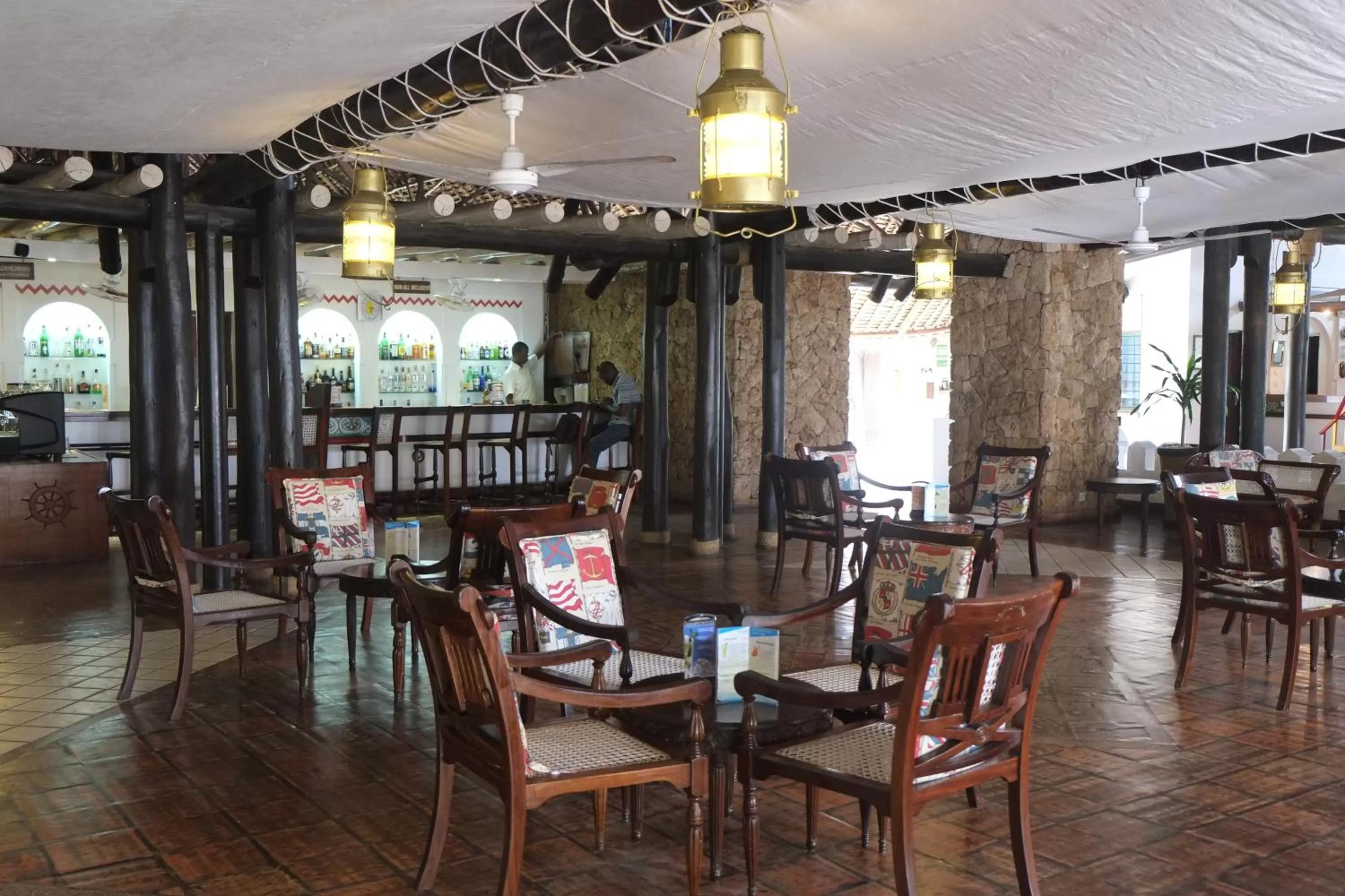 Lounge or bar in Voyager Beach Resort