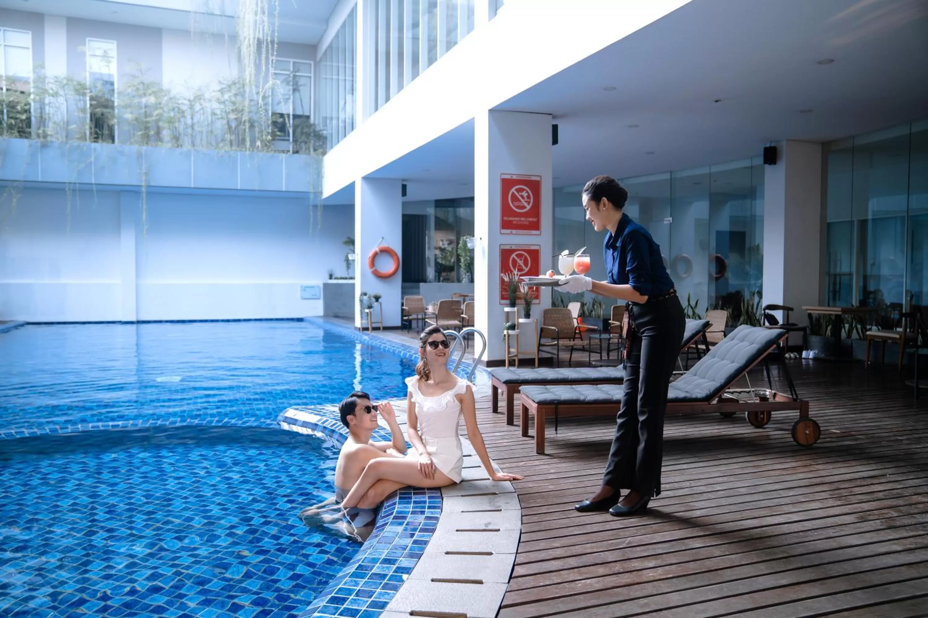 Swimming pool in Antero Hotel Jababeka Cikarang