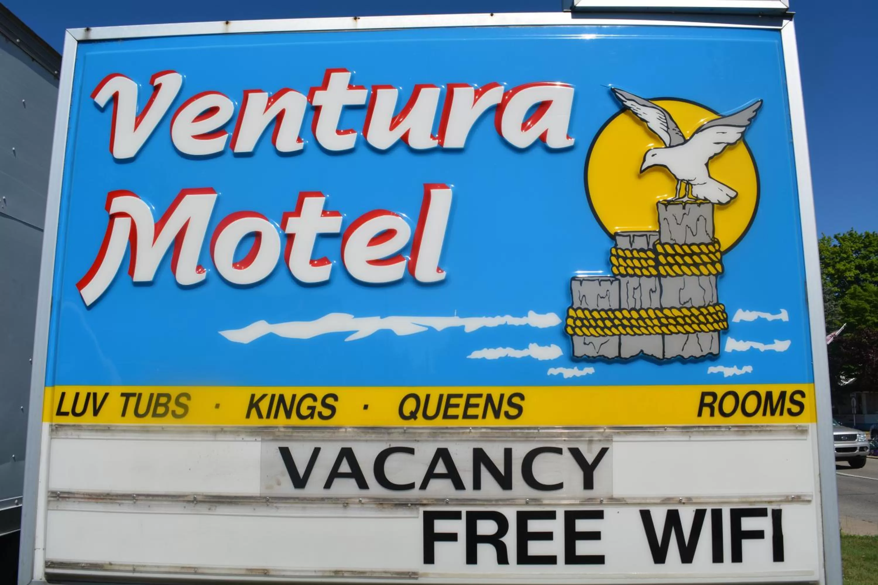 Facade/entrance in Ventura Motel