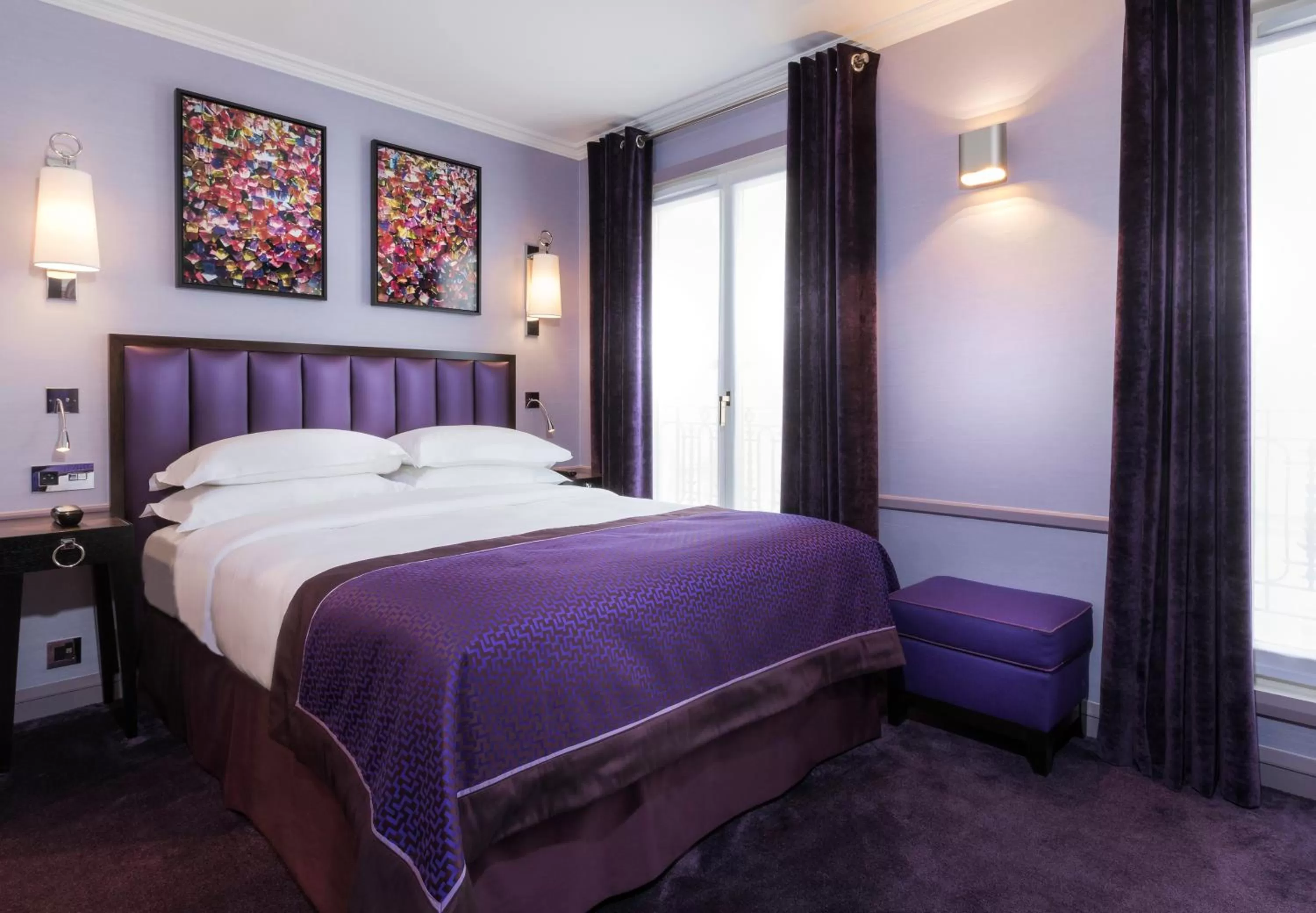 Bed in Vendôme Opera Hotel