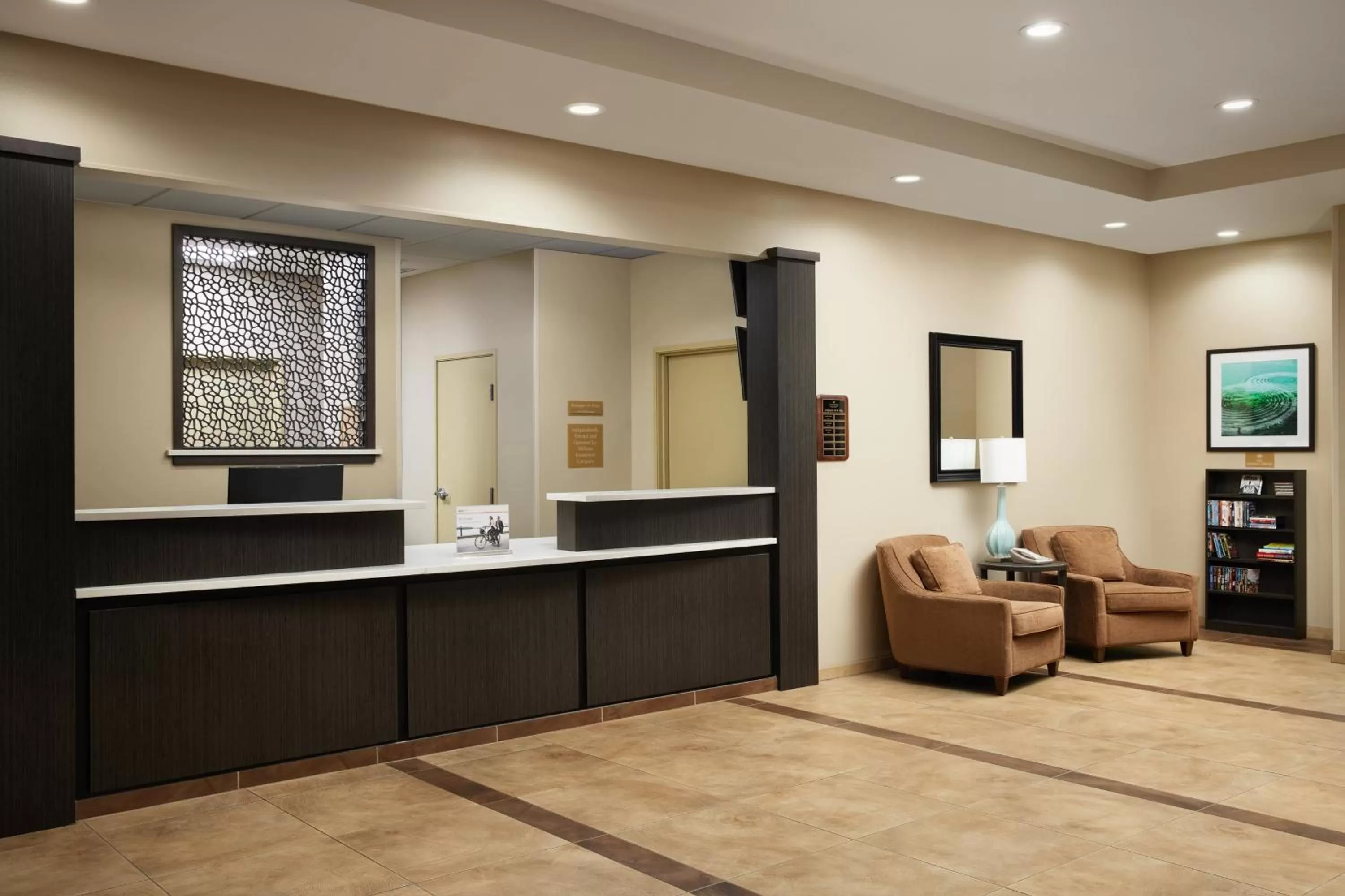 Lobby or reception in Candlewood Suites Valdosta Mall by IHG