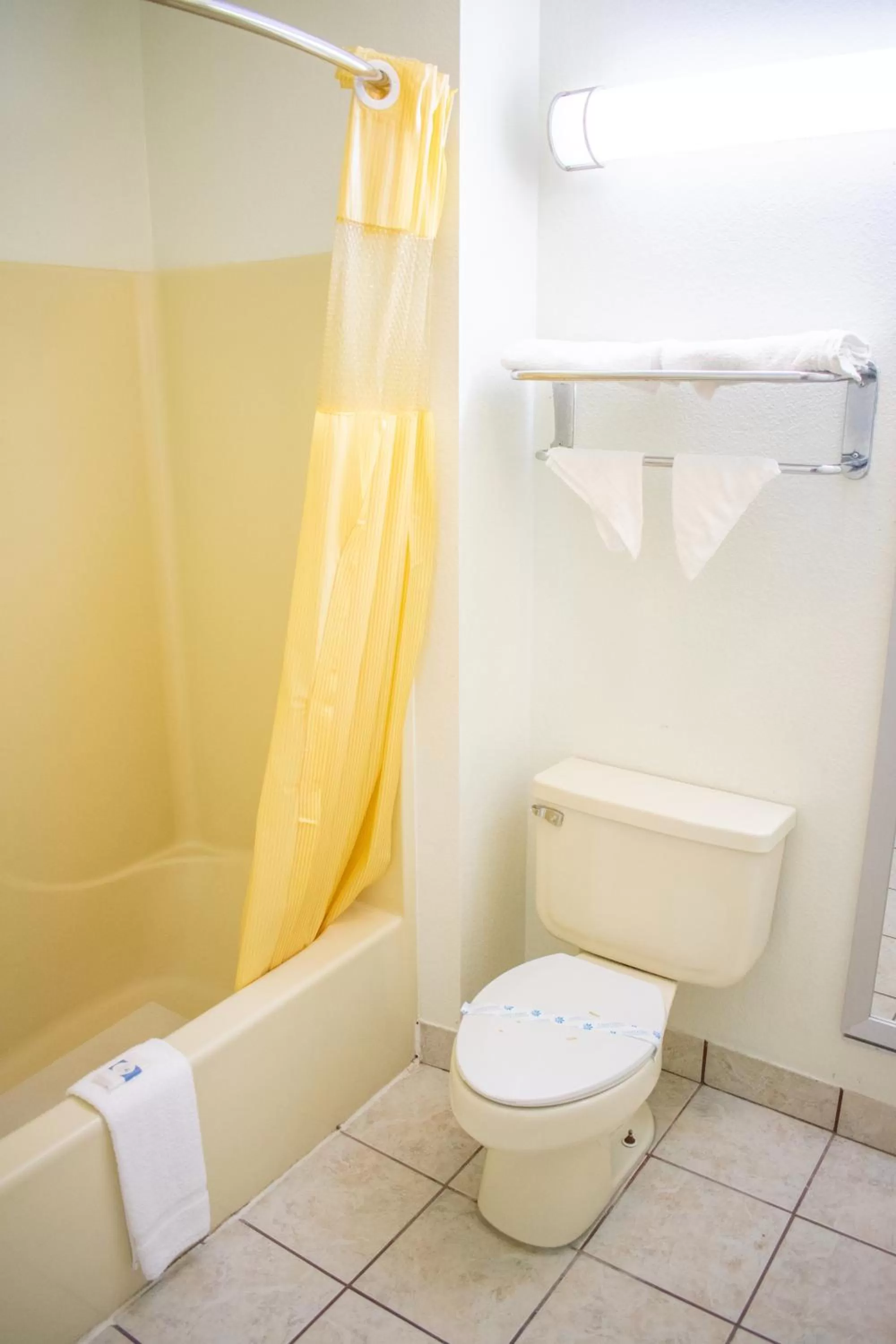 Blue Jay Inn & Suites