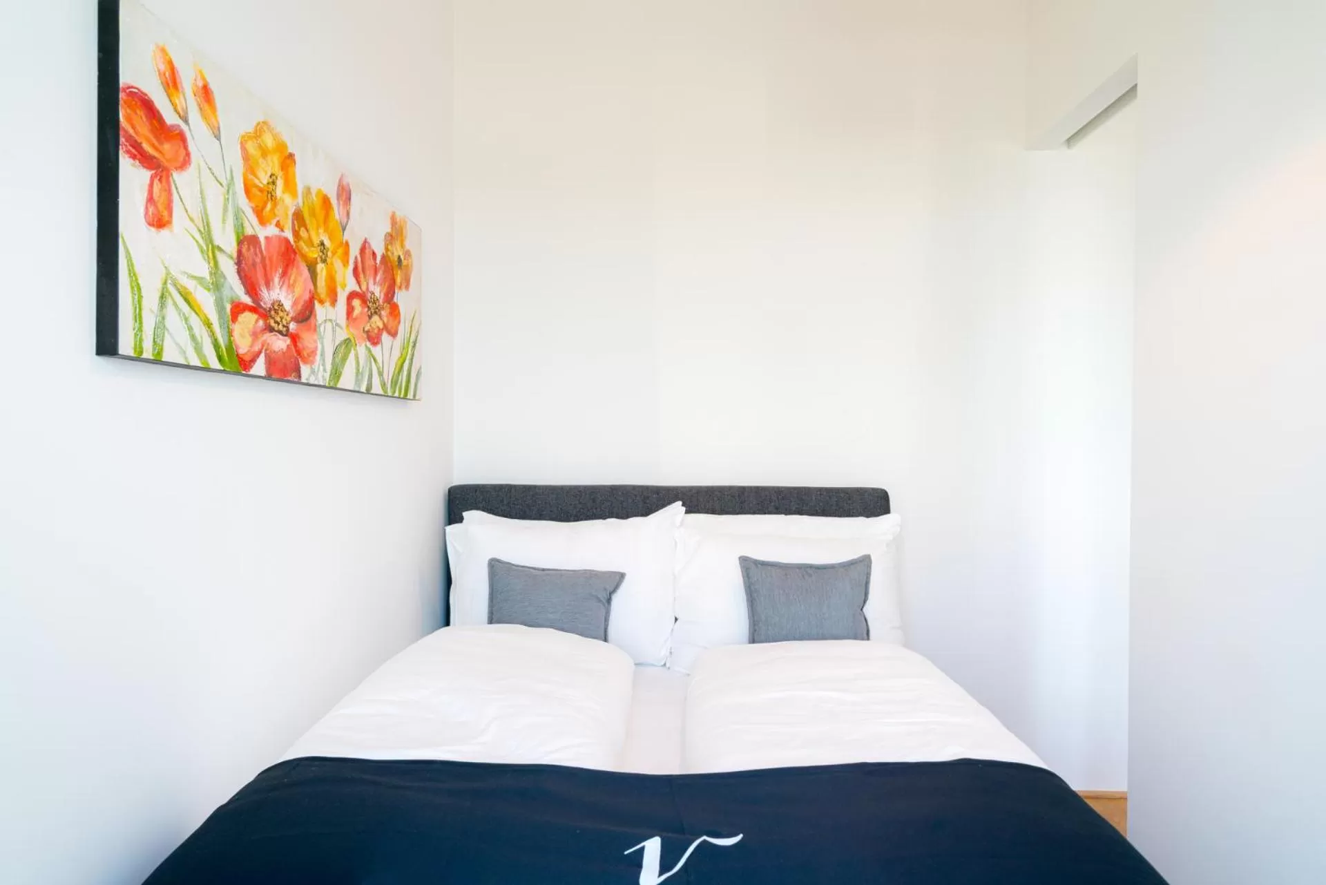 Bed in Vienna Residence, Marina Tower - Danube