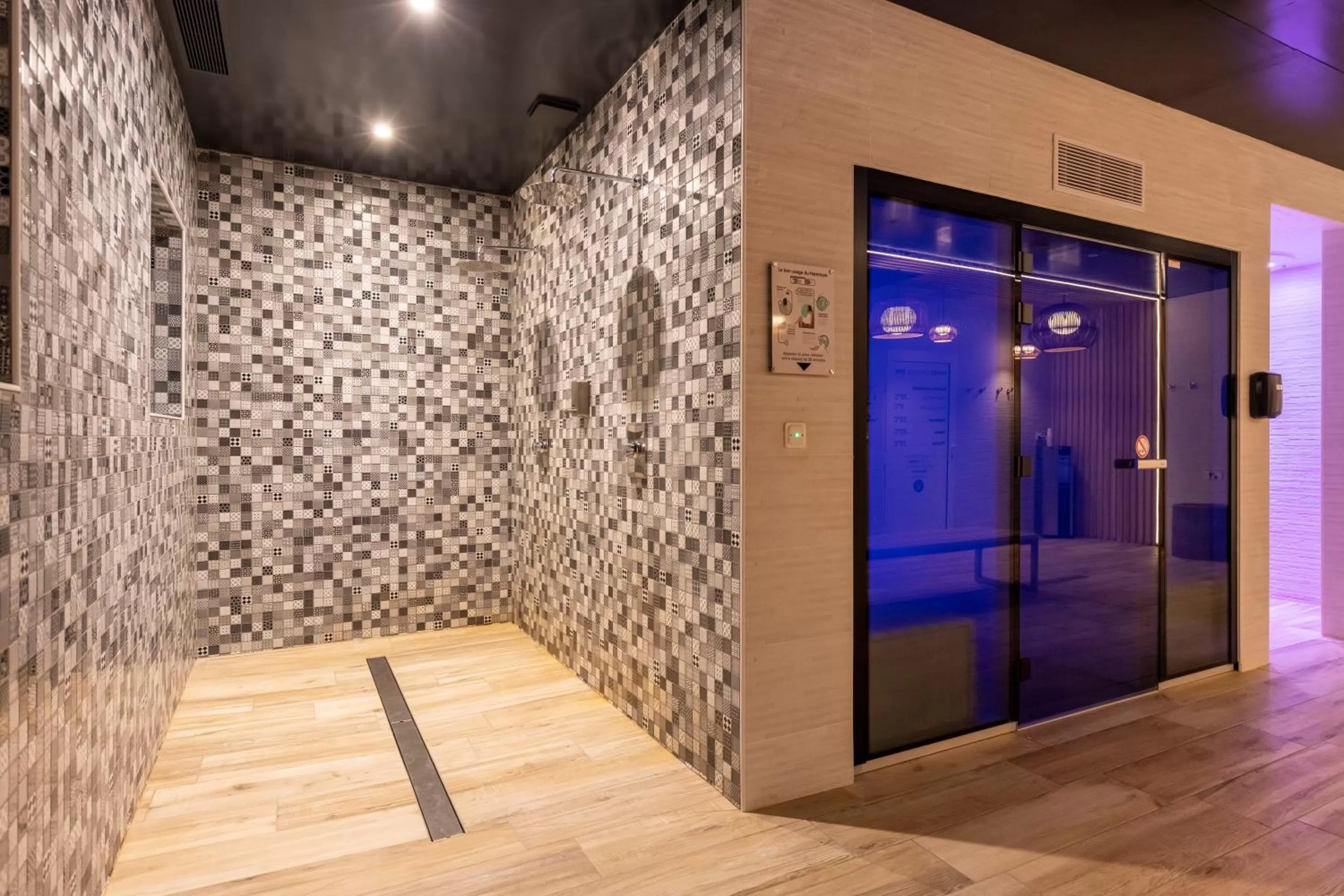 Sauna in PADJA Hôtel & Spa Vannes