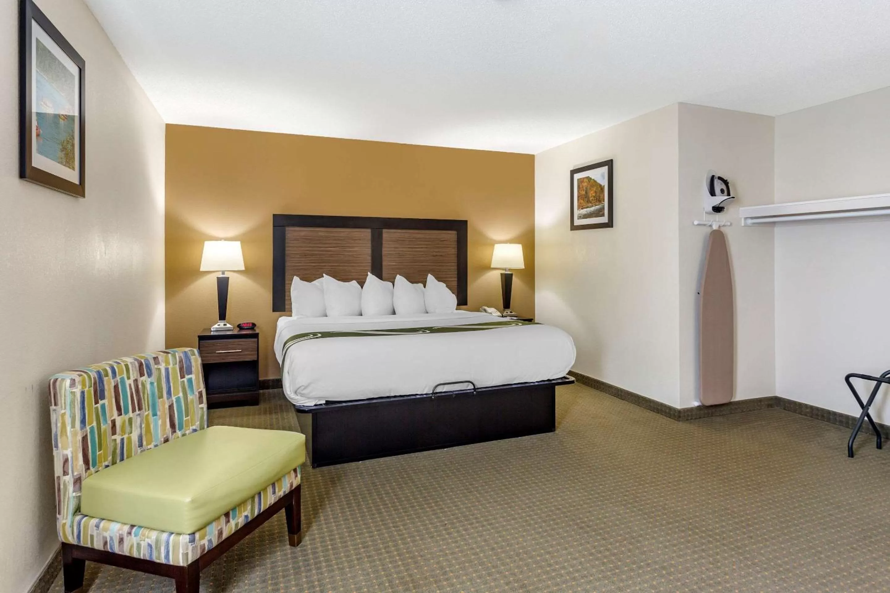 Photo of the whole room, Bed in Quality Inn Ocoee - Cleveland East