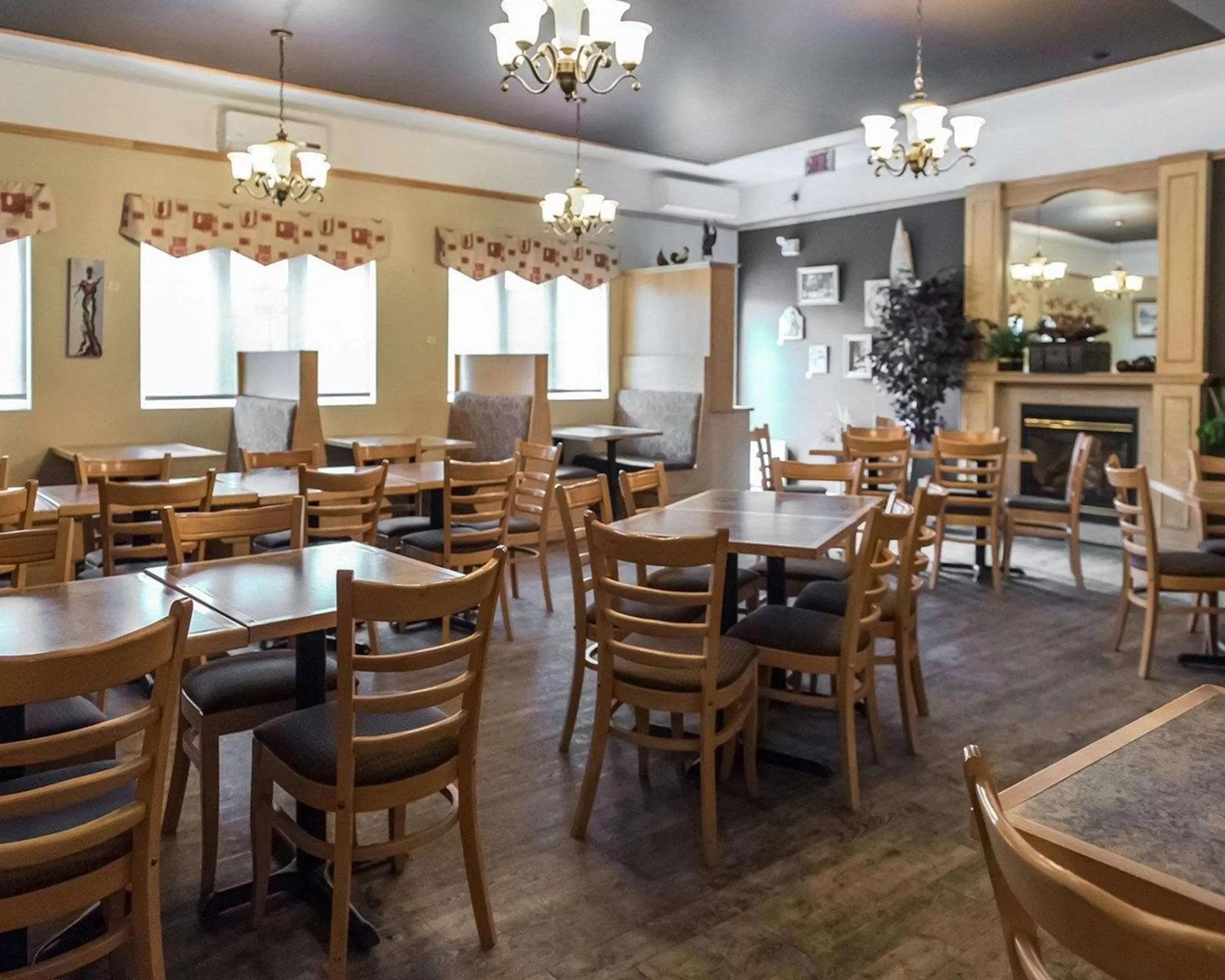 Restaurant/places to eat in Quality Inn Mont-Laurier
