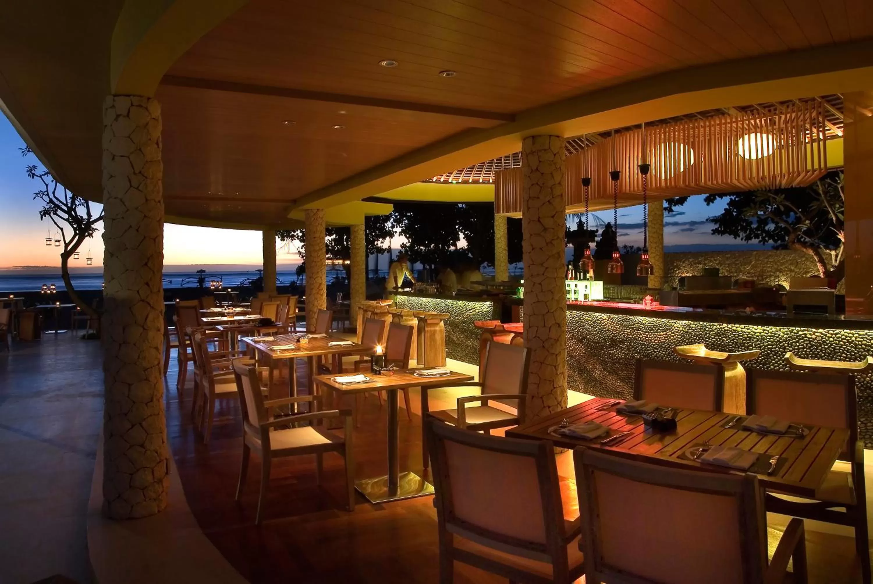 Lounge or bar in Holiday Inn Resort Baruna Bali by IHG