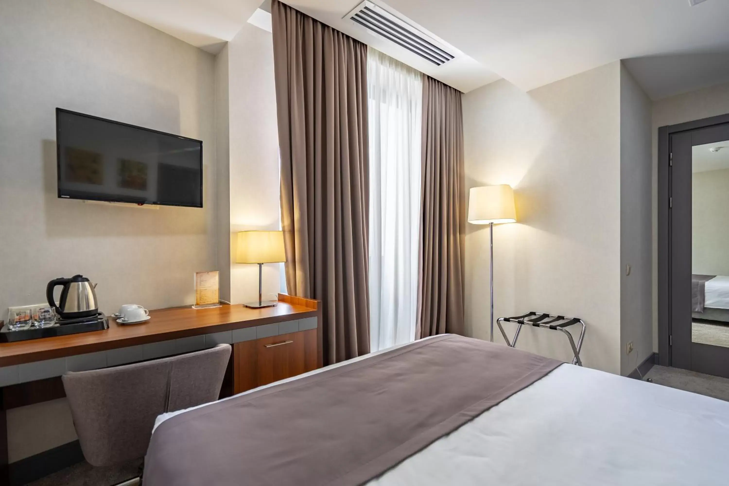 Queen Room in Hotel Atlas Abashidze Queen Room in Hotel Atlas Abashidze