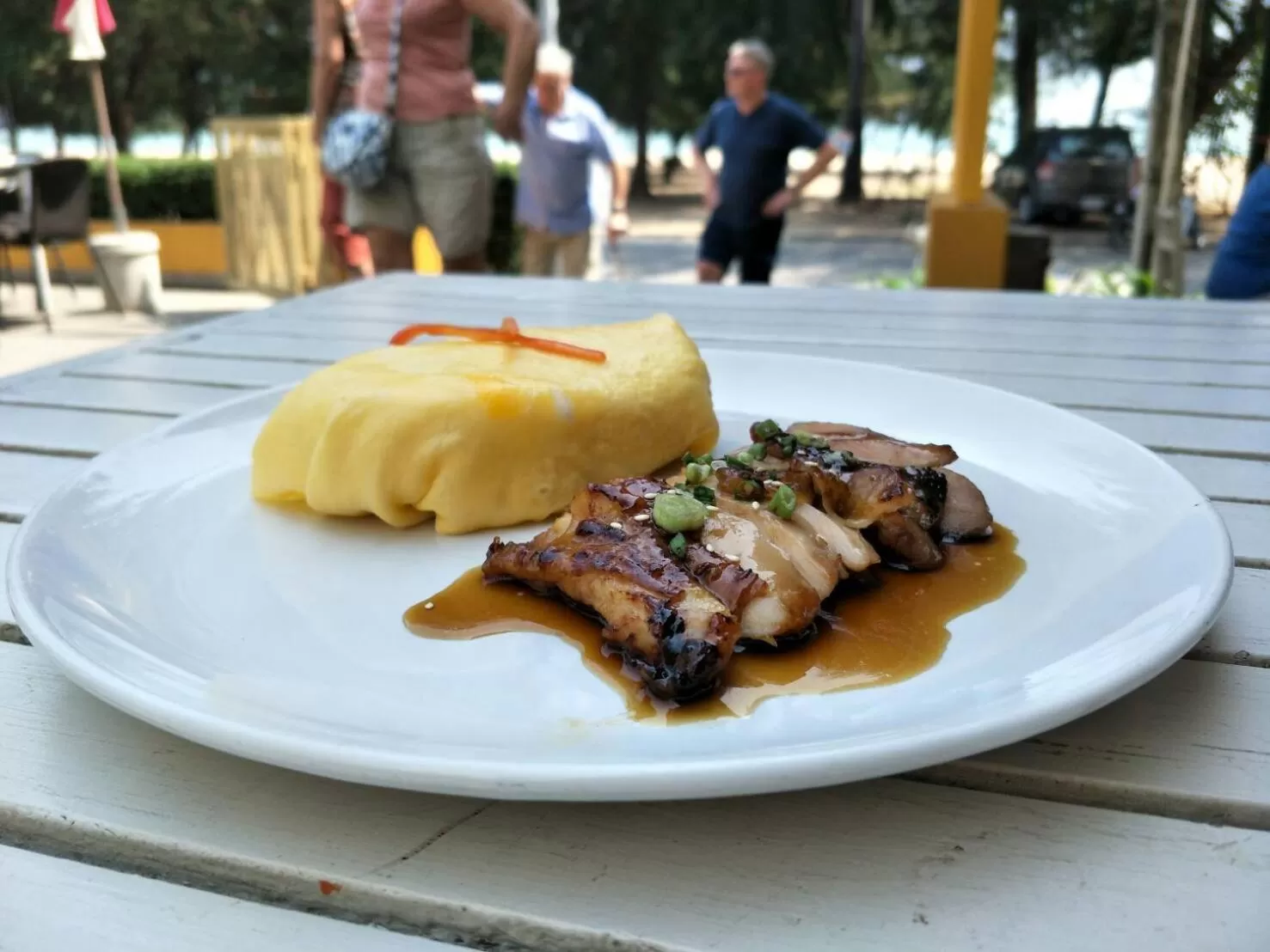 Food and drinks in Long Beach Cha-Am Hotel