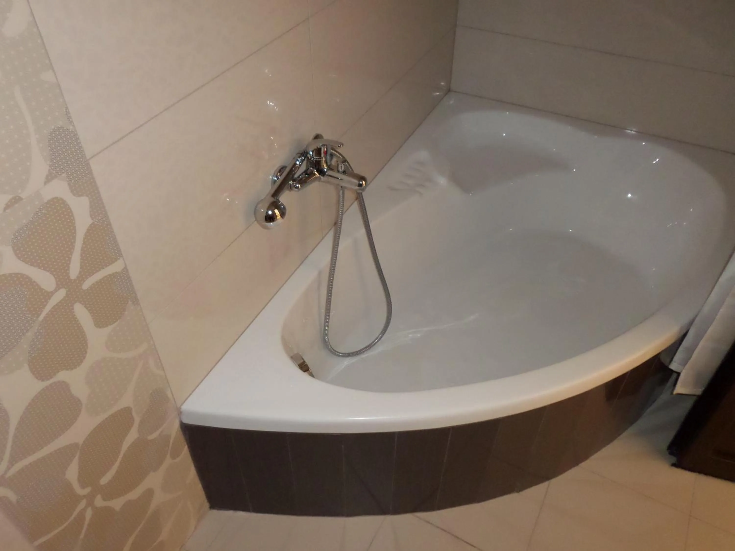 Bathroom in Hotel Kosta Famissi