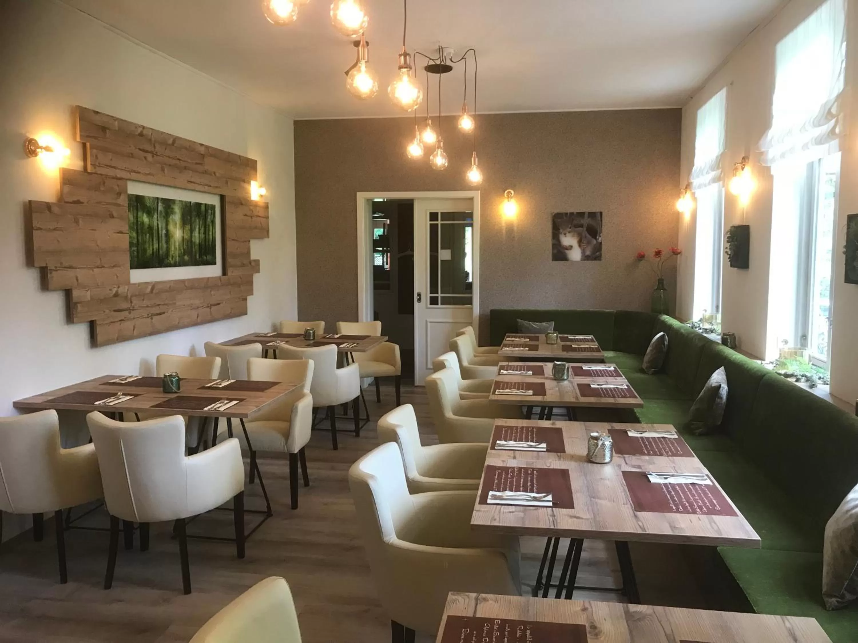 Restaurant/Places to Eat in Adam`s Schützenhof